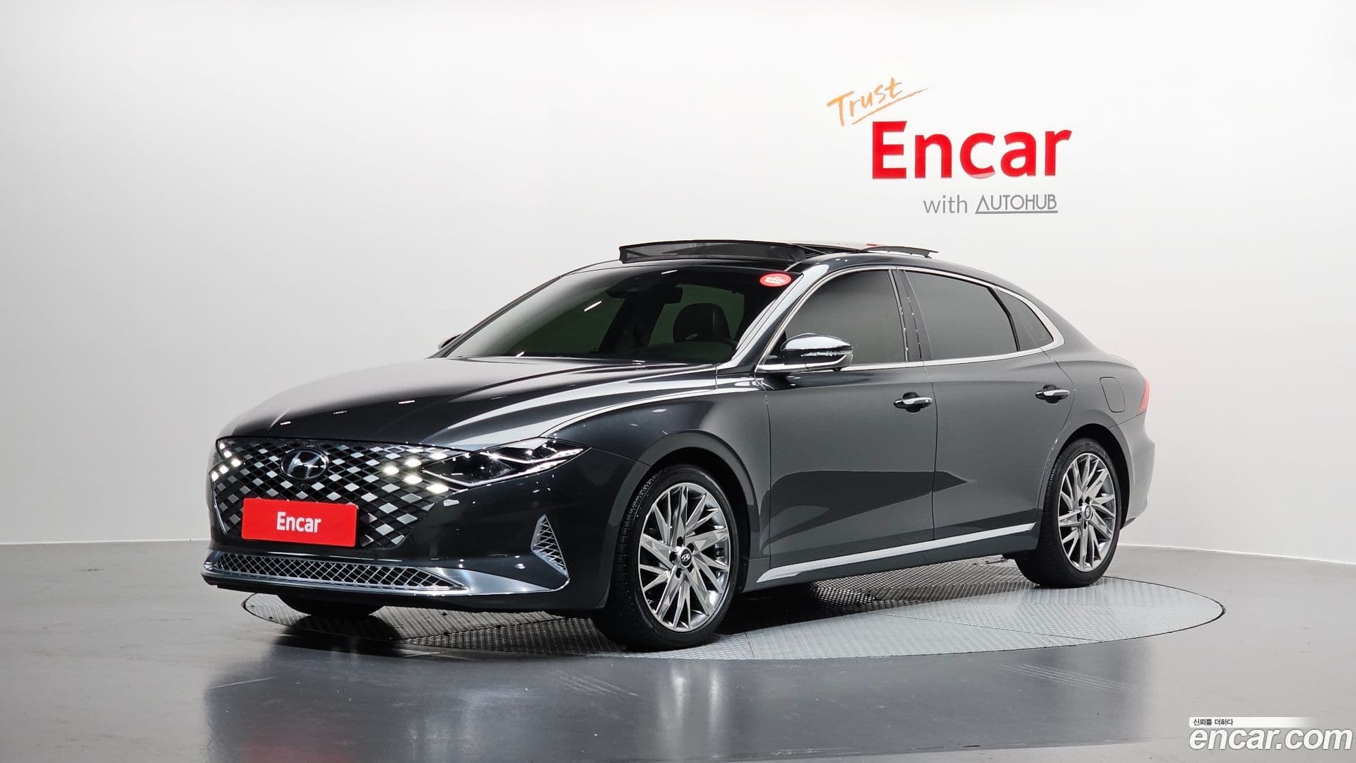 Main__Slider__Photo:Grandeur Hyundai 2020.7-0