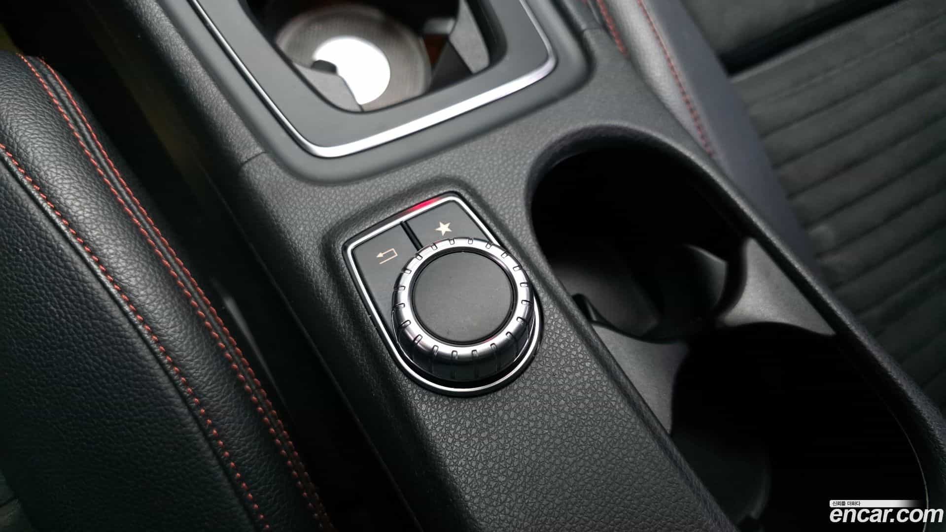CLA-Class Mercedes-Benz 2018.10-OPTION-023