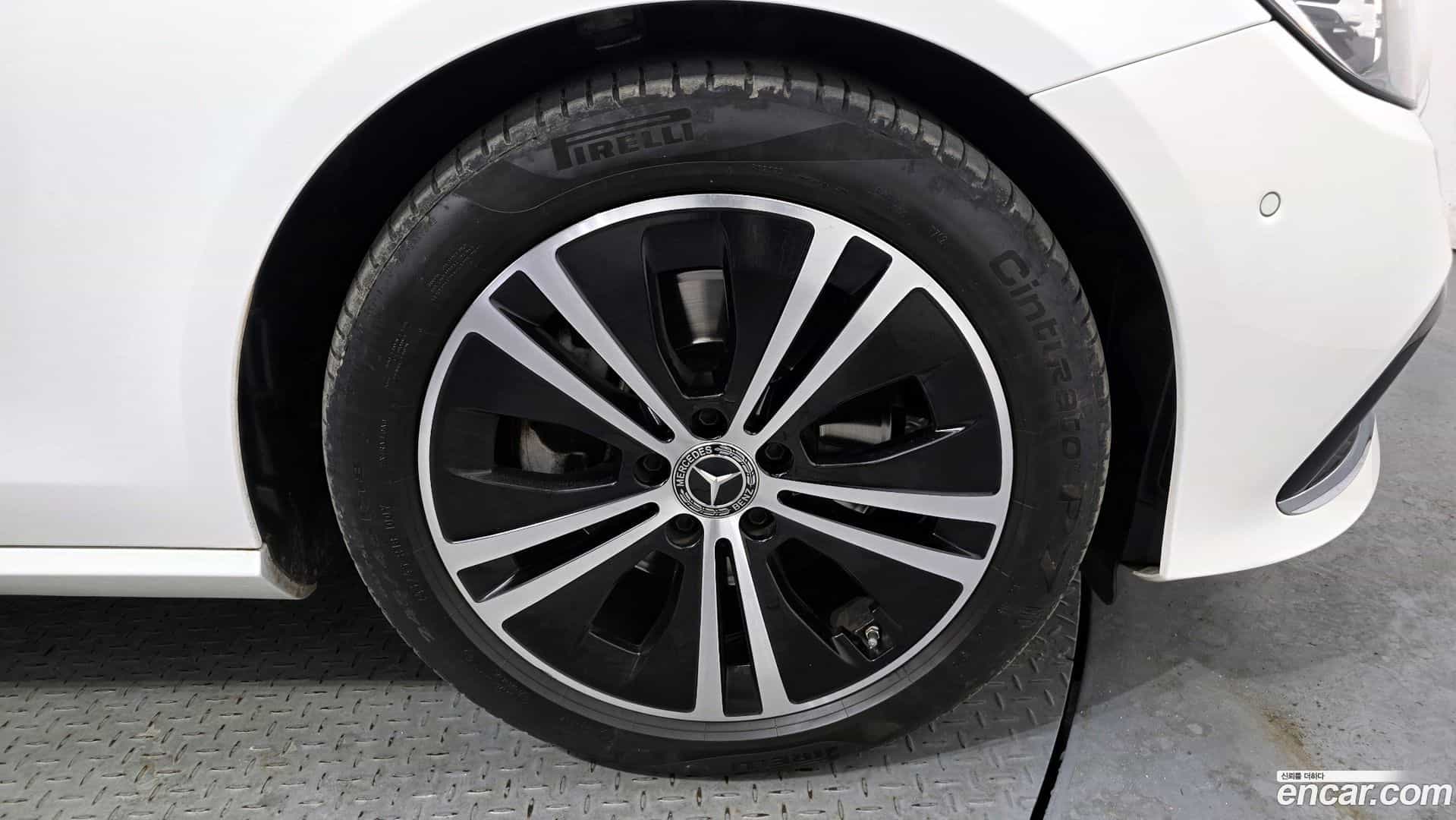 E-Class Mercedes-Benz 2020.11-OUTER-005
