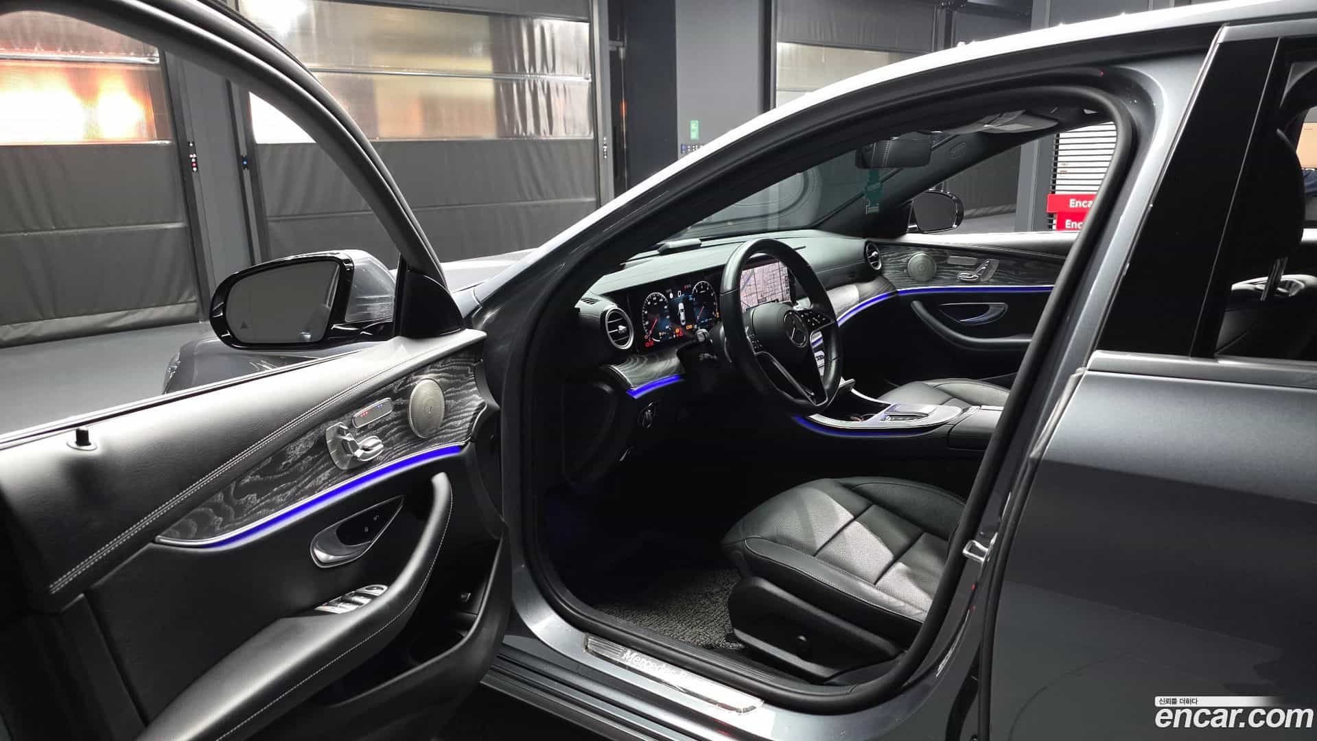 E-Class Mercedes-Benz 2022.4-INNER-010