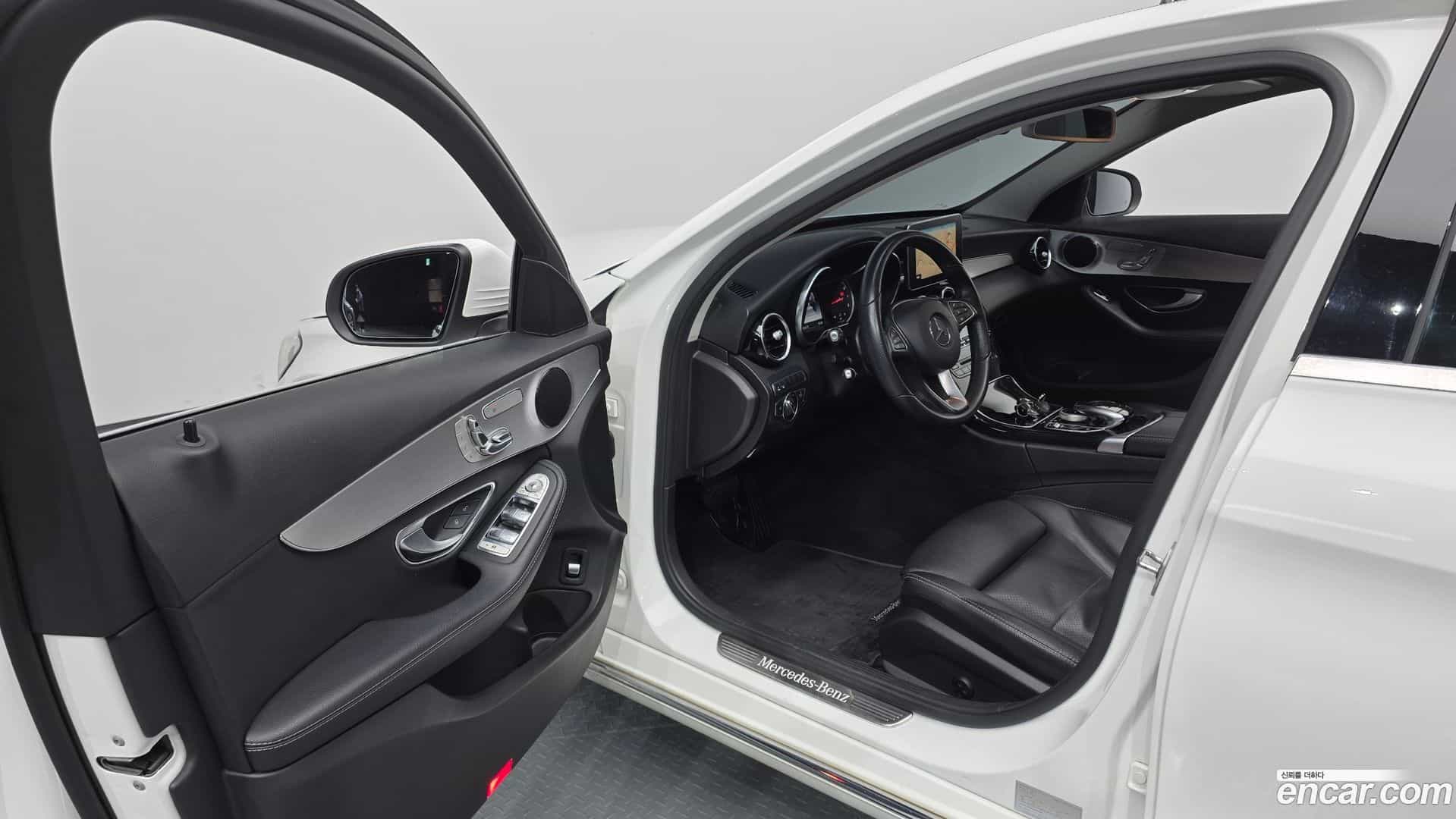 C-Class Mercedes-Benz 2017.0-OPTION-015