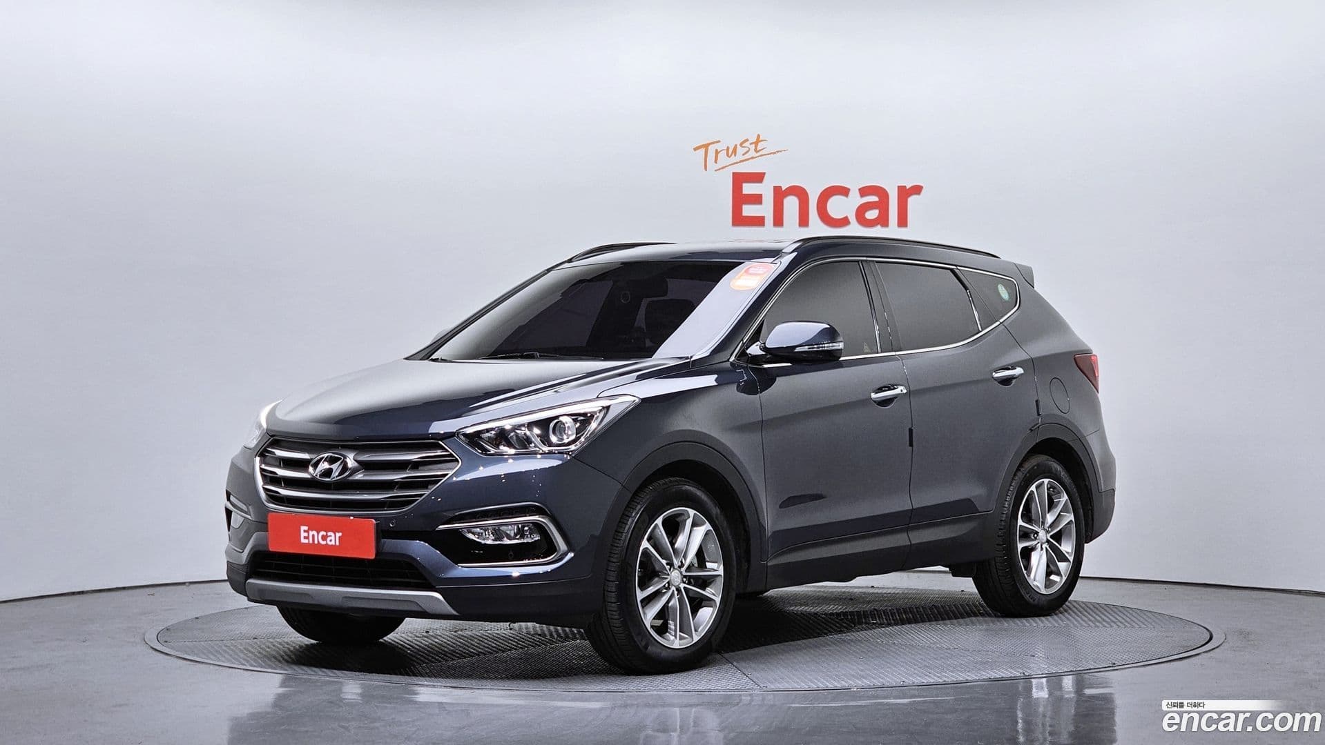 Main__Slider__Photo:Santafe Hyundai 2016.2-0