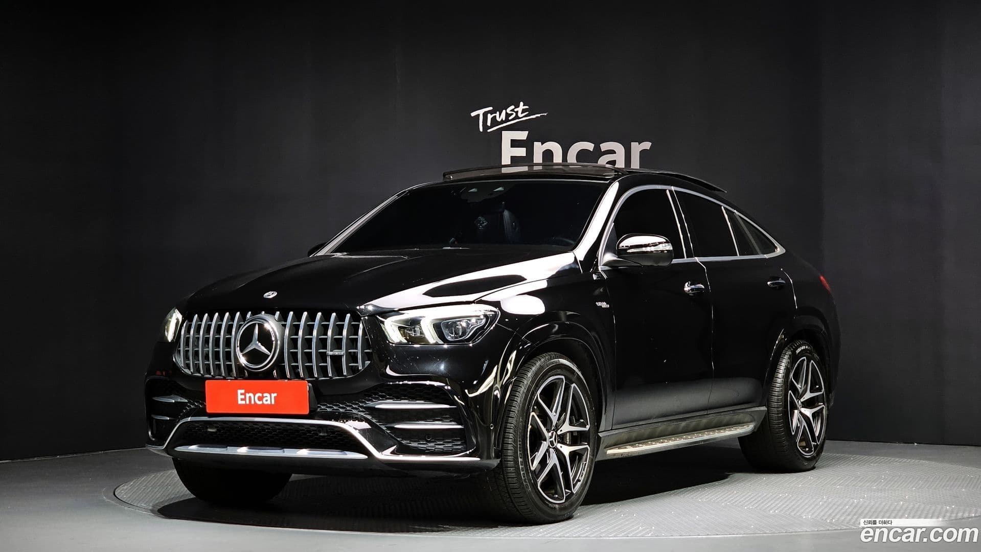 Main__Slider__Photo:GLE-Class Mercedes-Benz 2022.9-0