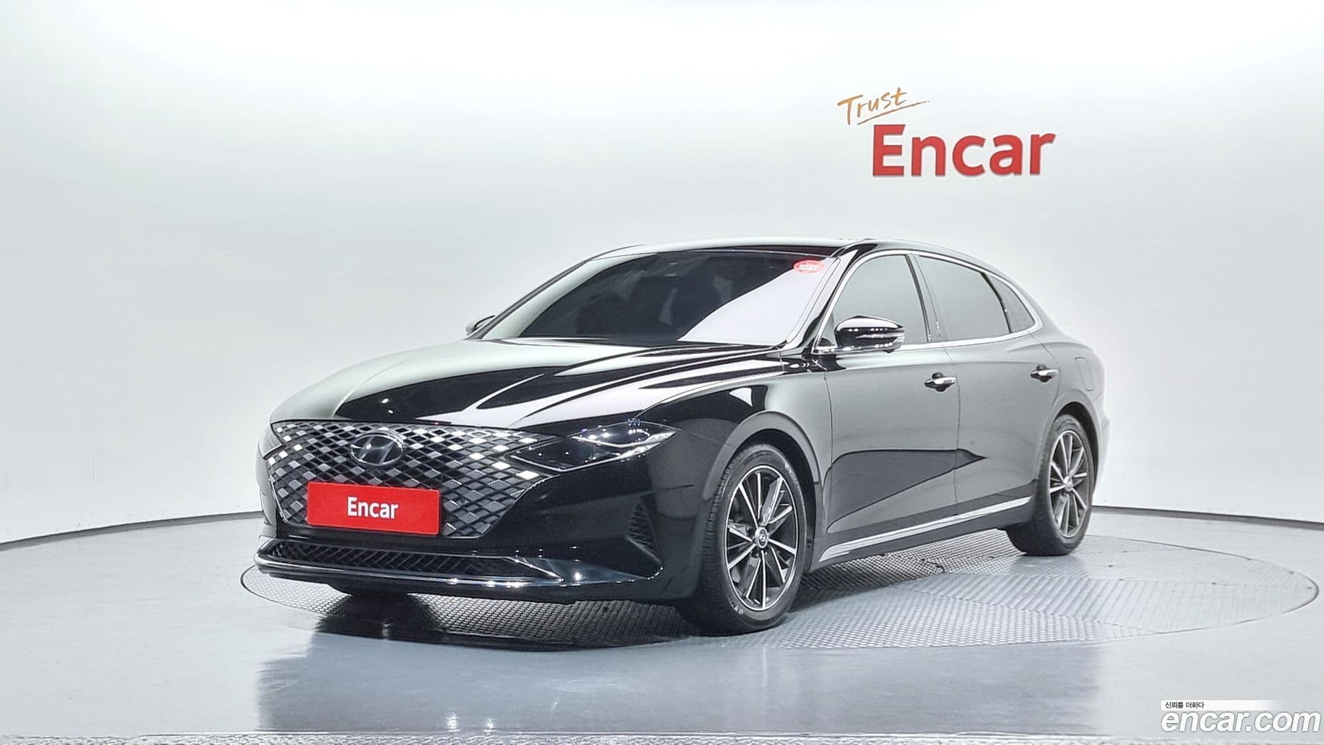 Main__Slider__Photo:Grandeur Hyundai 2022.6-0