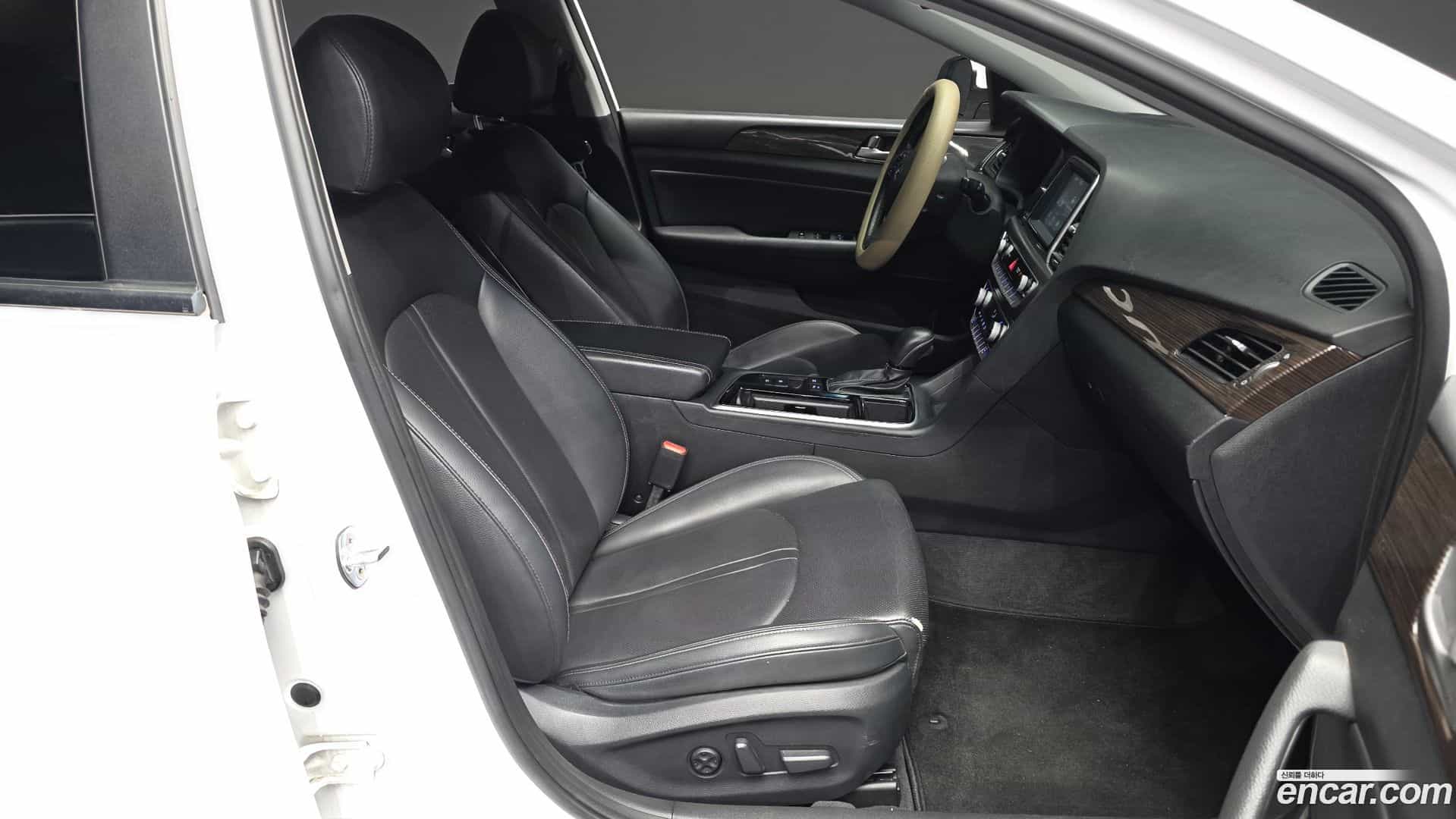 Sonata Hyundai 2017.6-OPTION-015