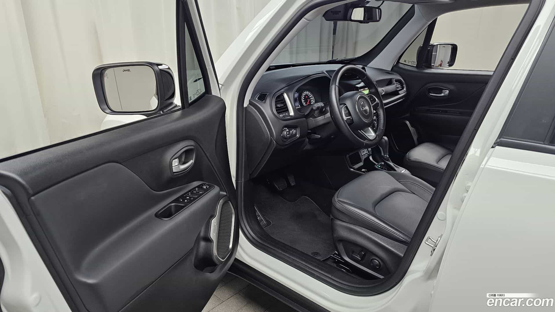 Renegade Jeep 2023.11-INNER-010