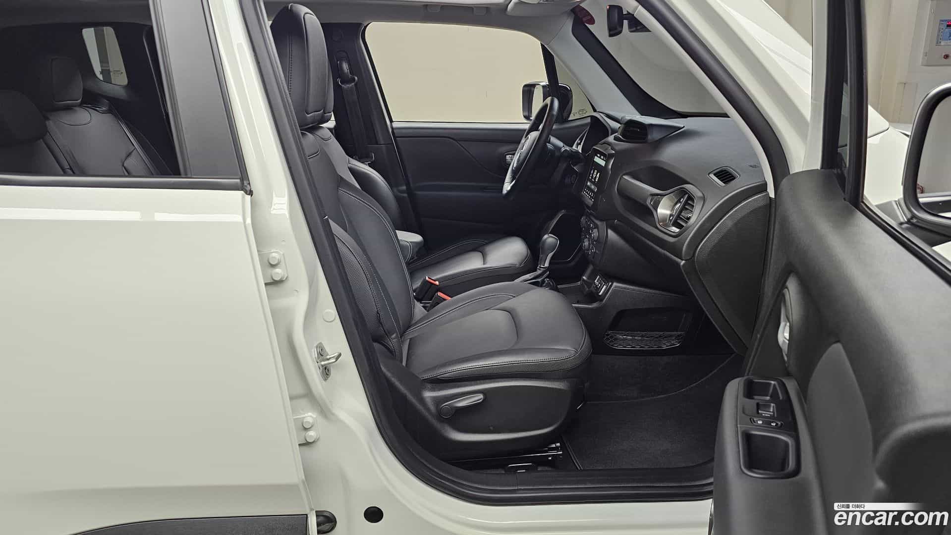 Renegade Jeep 2023.11-OPTION-015