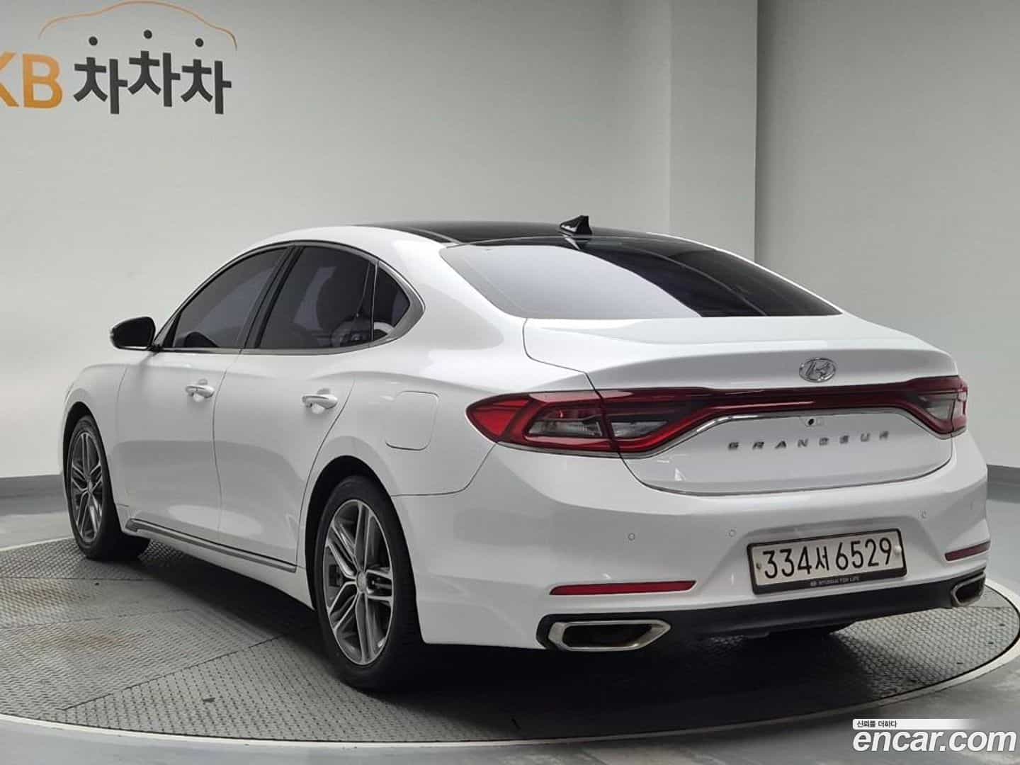 Grandeur Hyundai 2018.1-OUTER-002