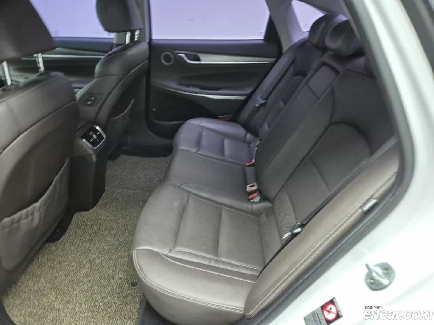 Grandeur Hyundai 2018.1-OPTION-016