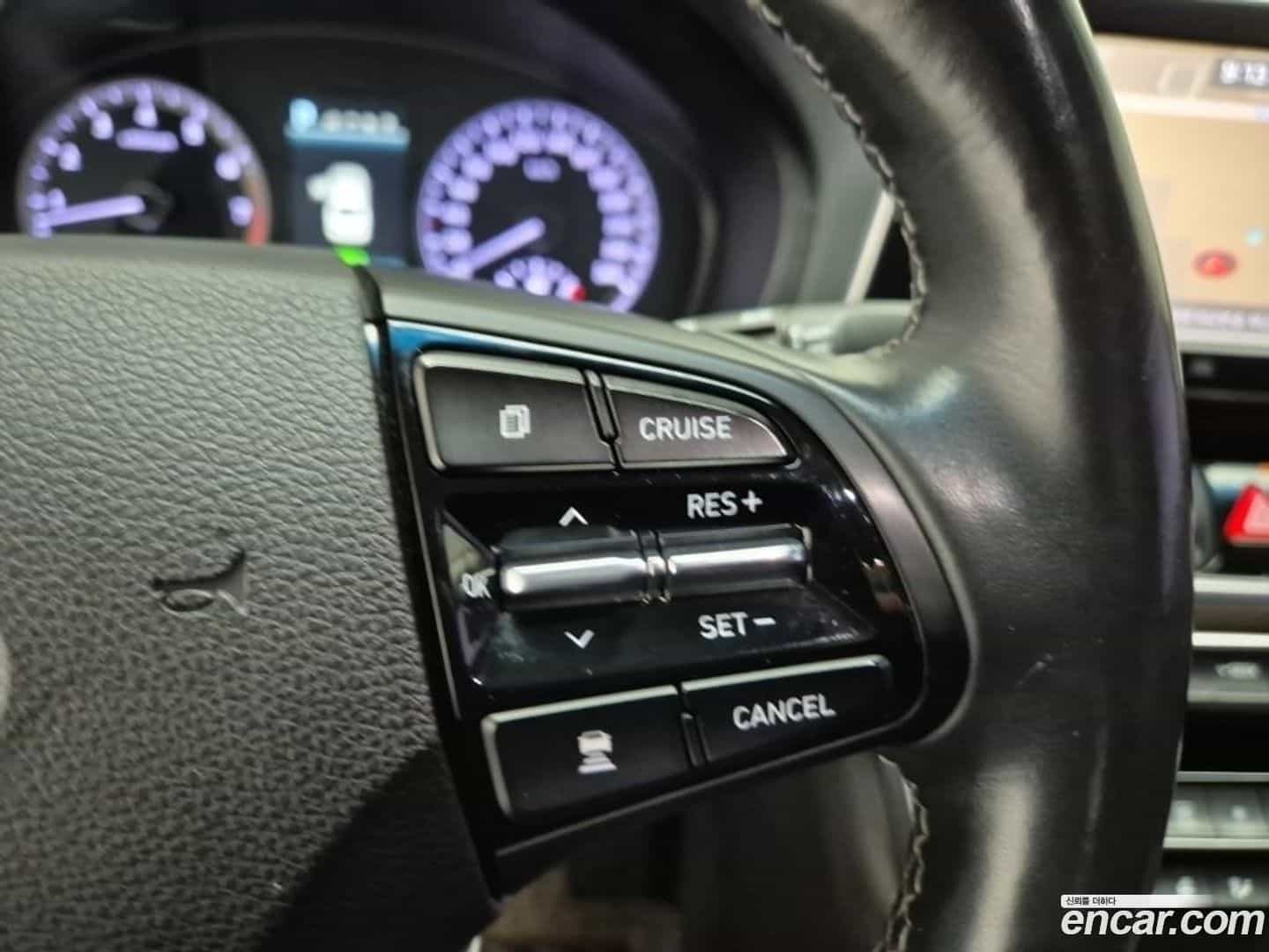 Grandeur Hyundai 2018.1-OPTION-020