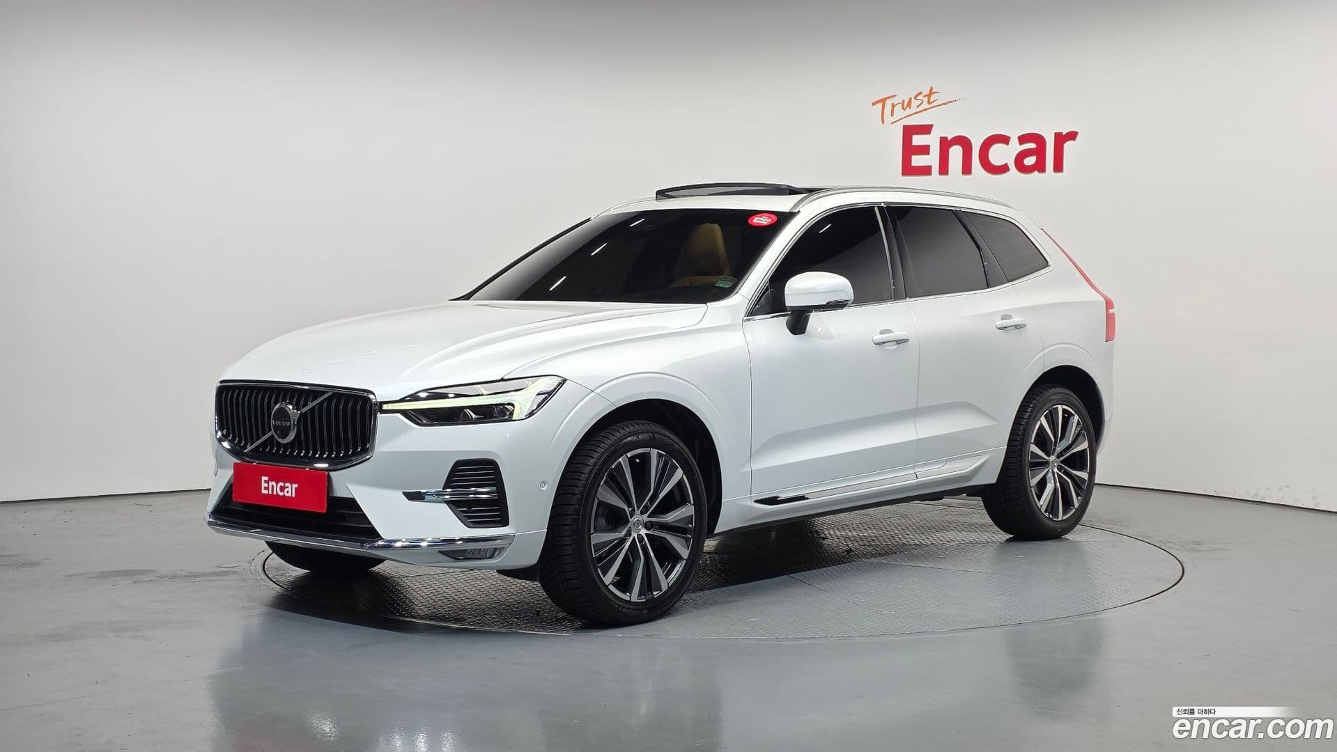 Main__Slider__Photo:XC60 Volvo 2021.9-0