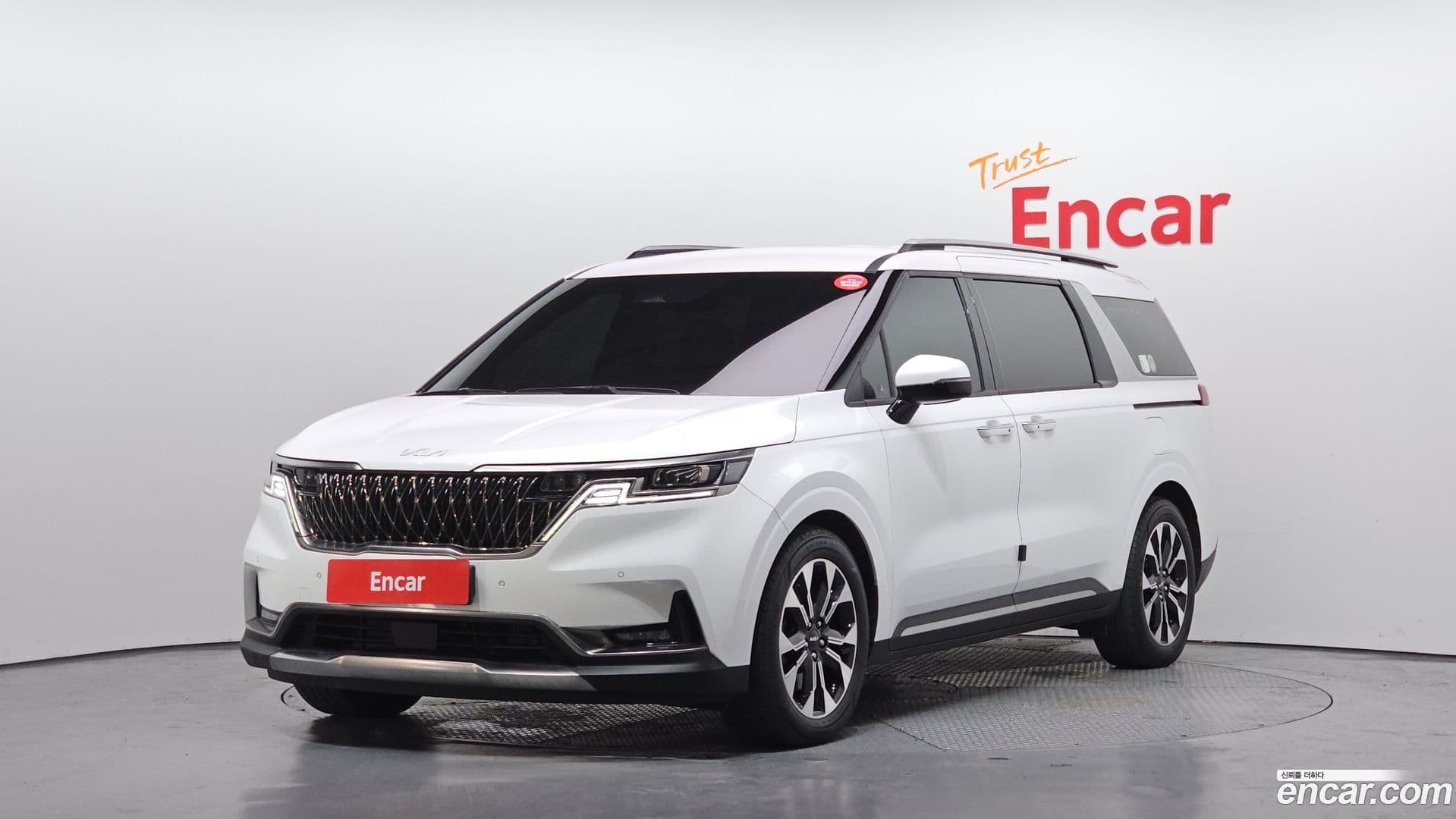 Main__Slider__Photo:Canival Kia 2023.2-0