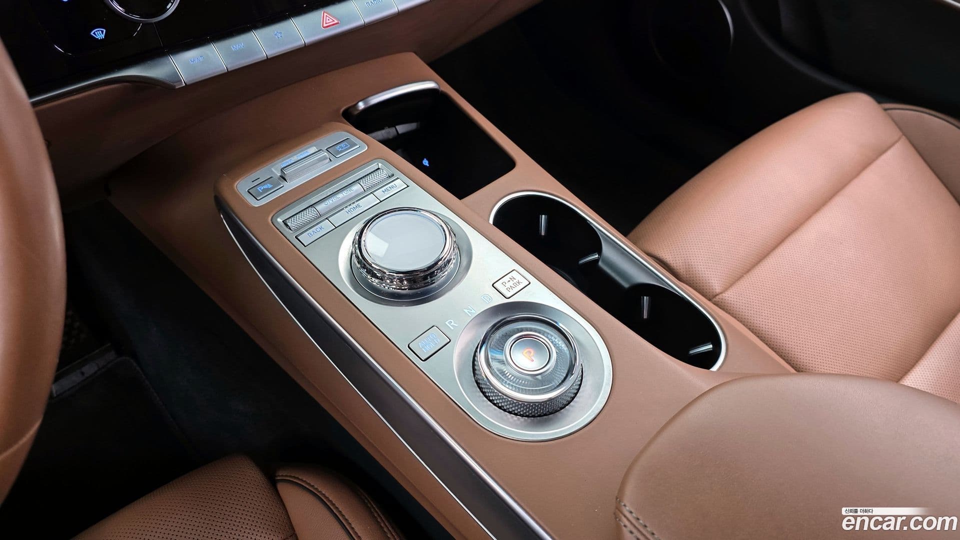 Main__Slider__Photo:GV70 Genesis 2021.11-7