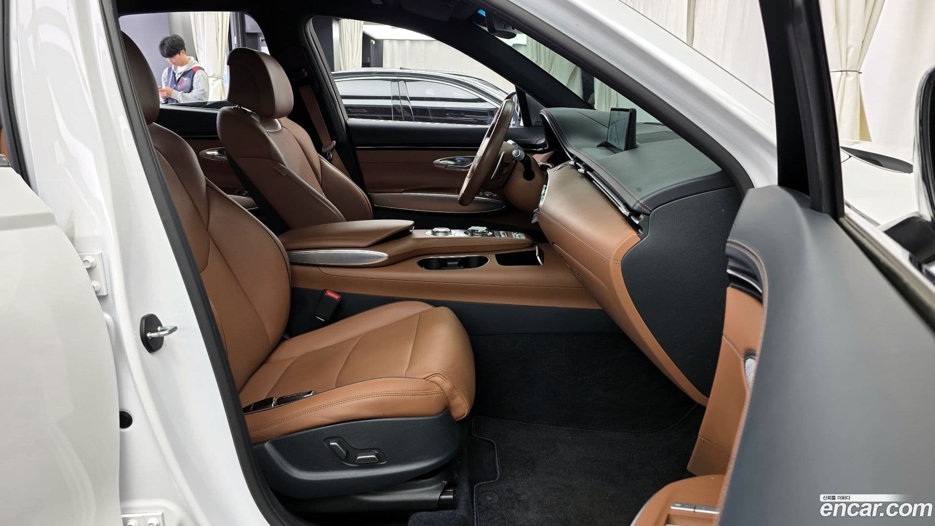 Main__Slider__Photo:GV70 Genesis 2021.11-9
