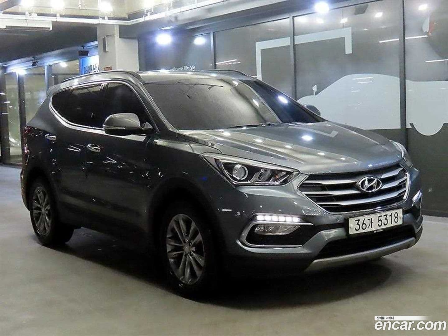Main__Slider__Photo:Santafe Hyundai 2018.0-0
