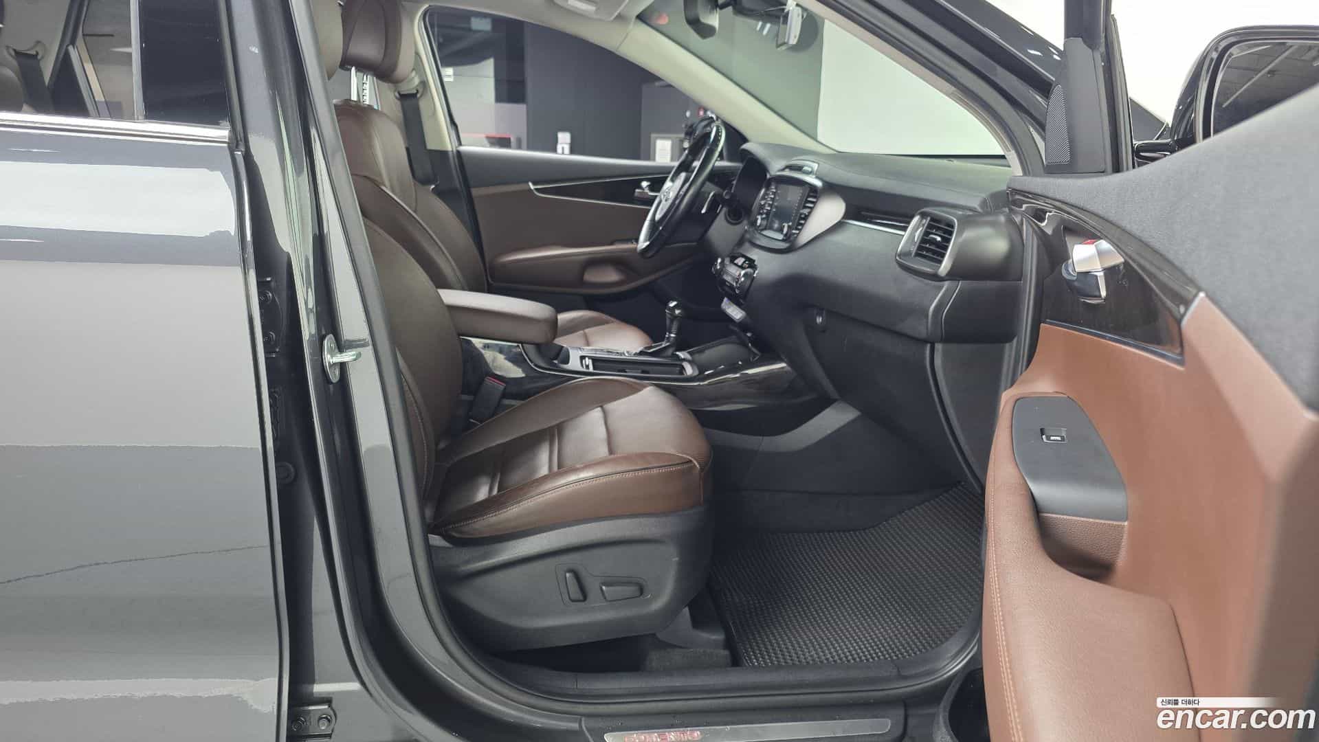 Sorento Kia 2016.8-OPTION-015