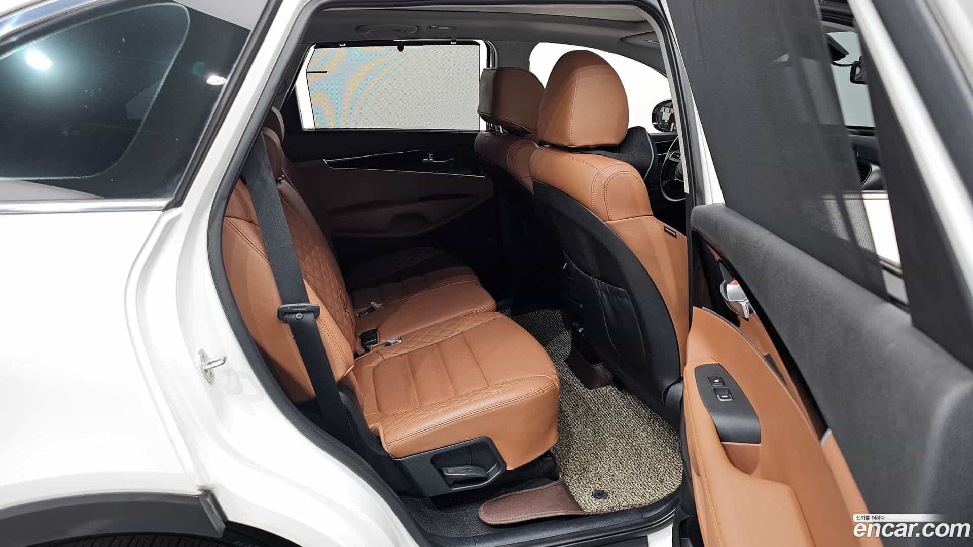 Sorento Kia 2018.6-OPTION-016