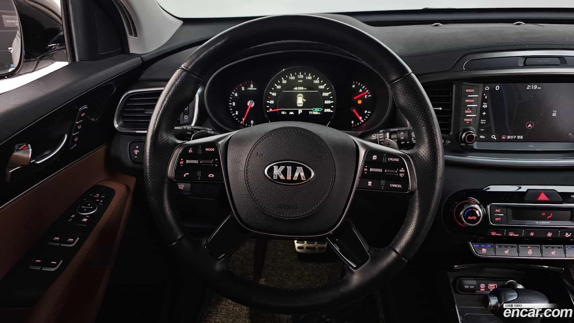 Sorento Kia 2018.6-OPTION-017