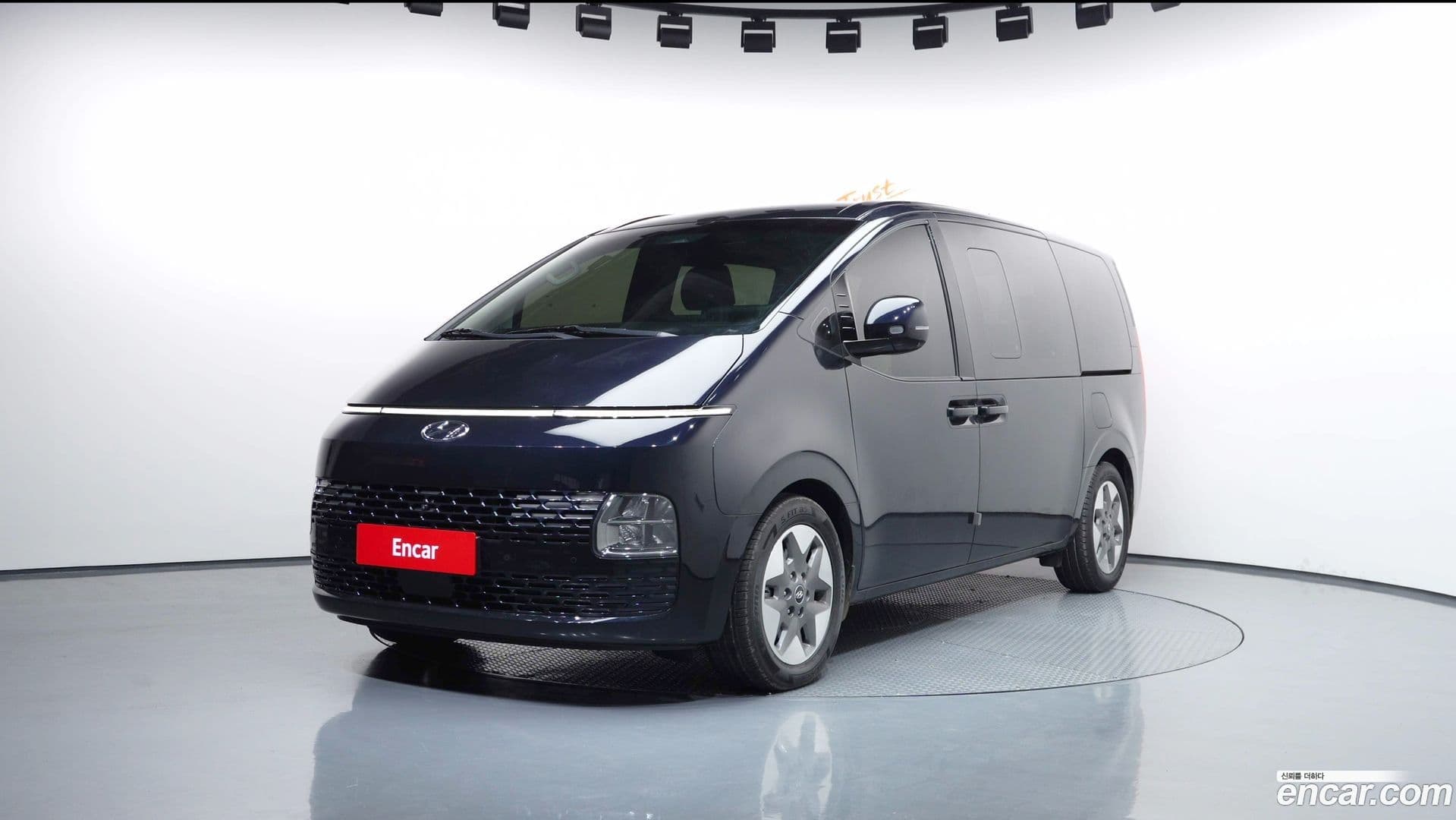 Main__Slider__Photo:Staria Hyundai 2022.2-0