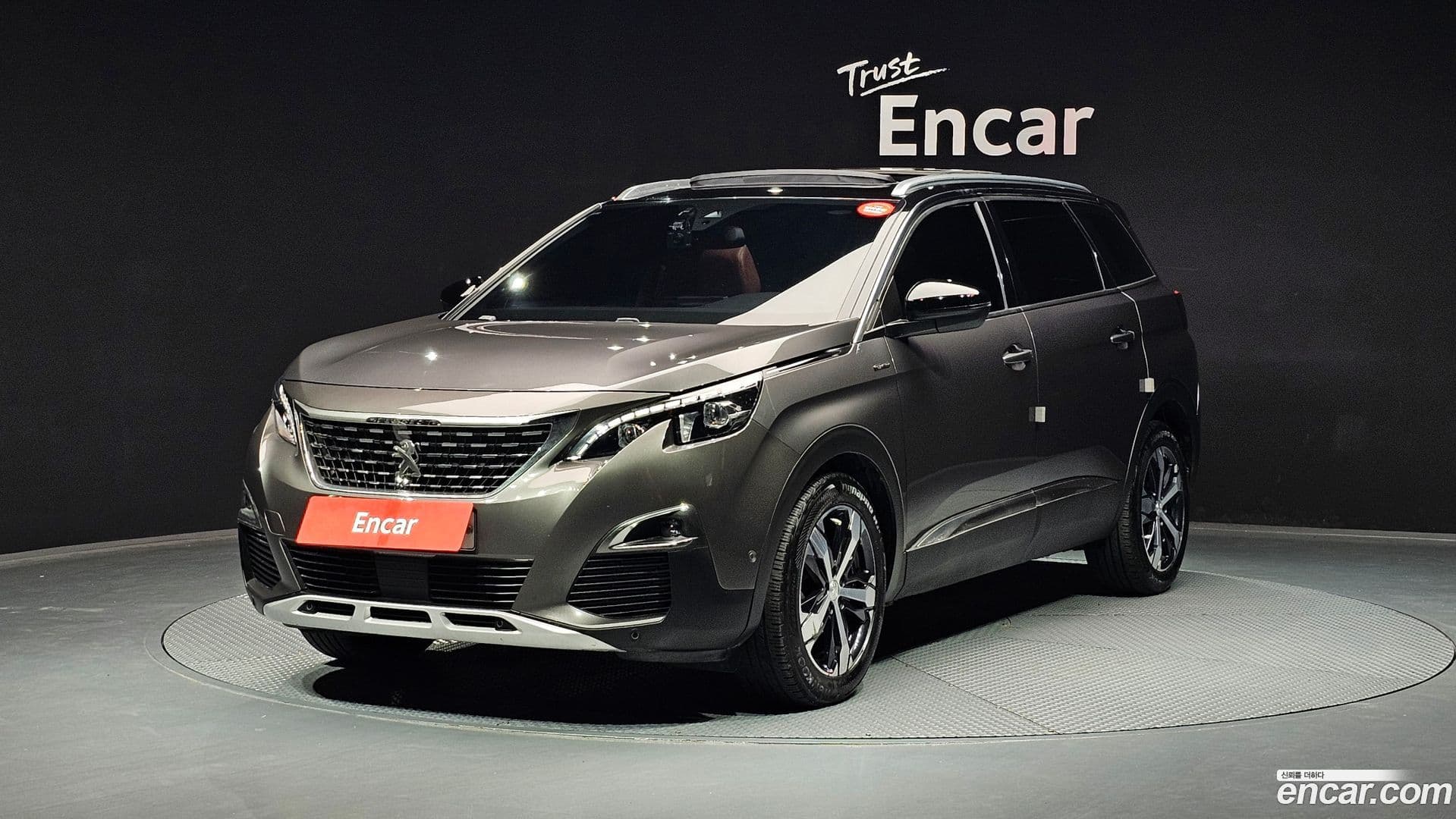Main__Slider__Photo:5008 Peugeot 2019.8-0