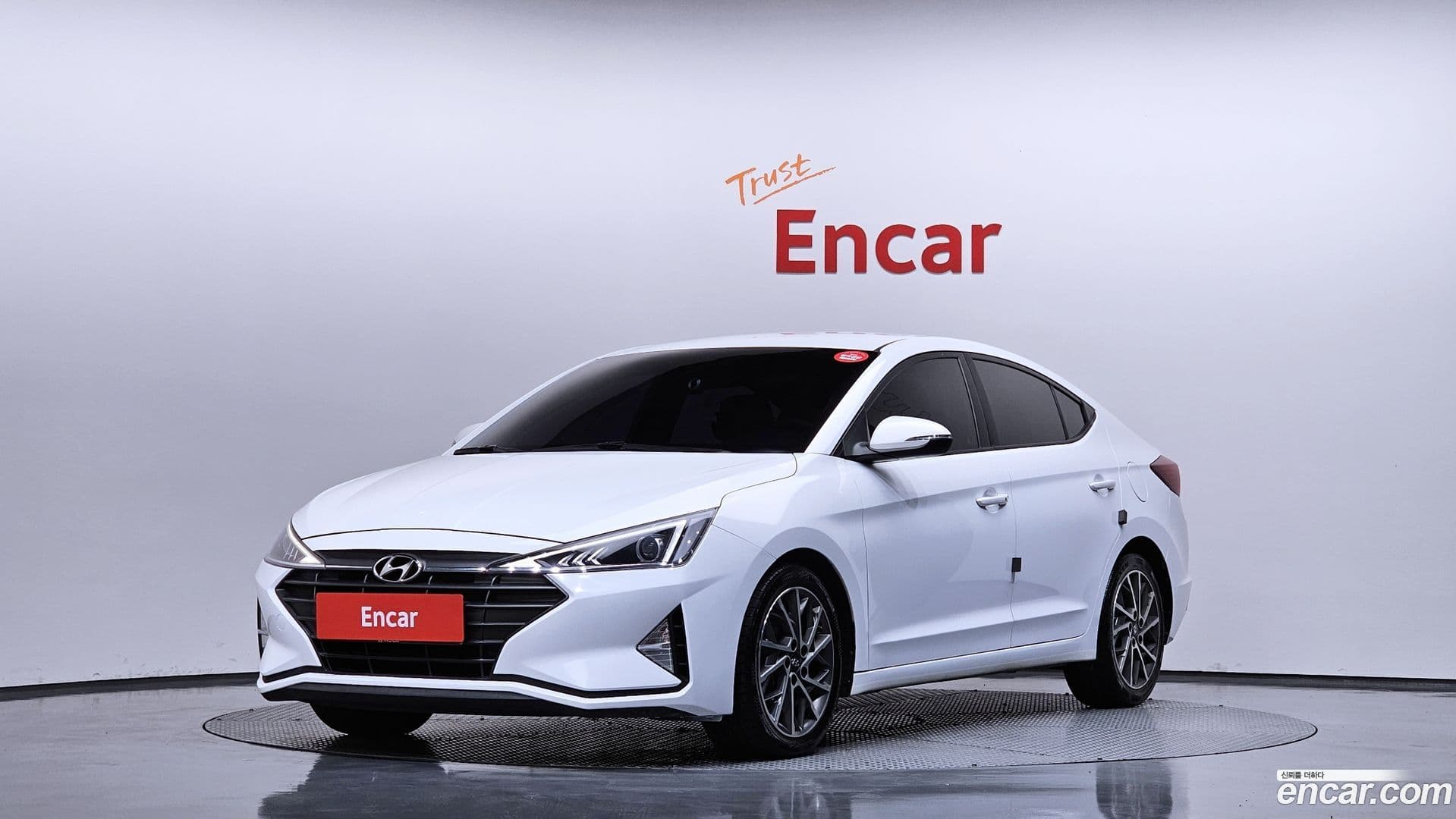 Main__Slider__Photo:AVANTE Hyundai 2019.5-0