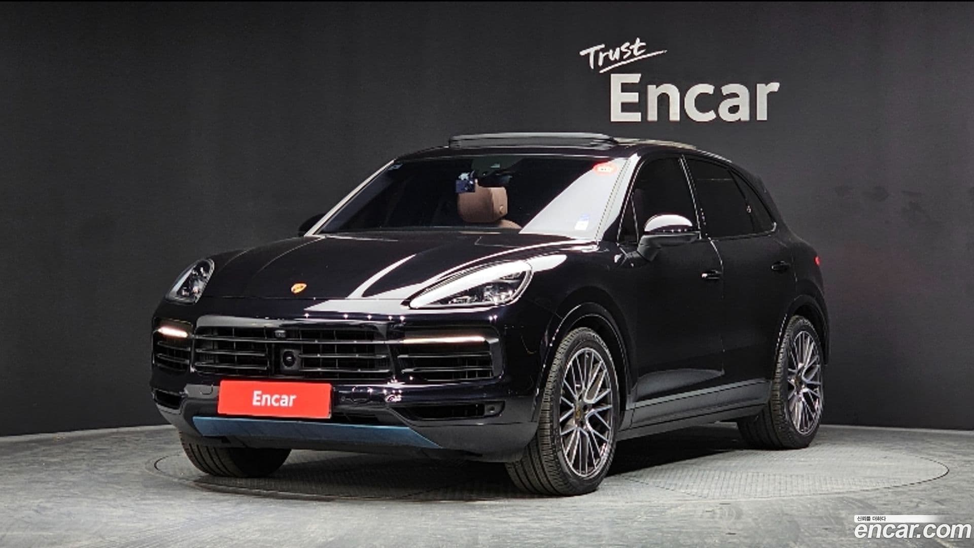 Main__Slider__Photo:Cayenne Porsche 2019.2-0