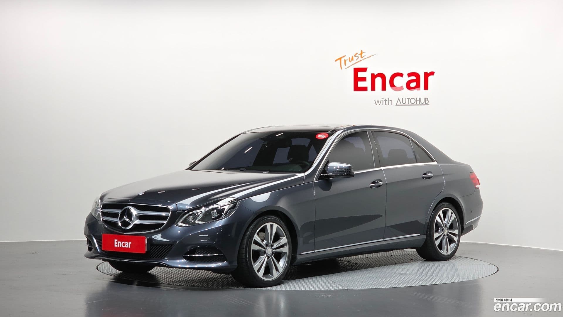 Main__Slider__Photo:E-Class Mercedes-Benz 2014.5-0