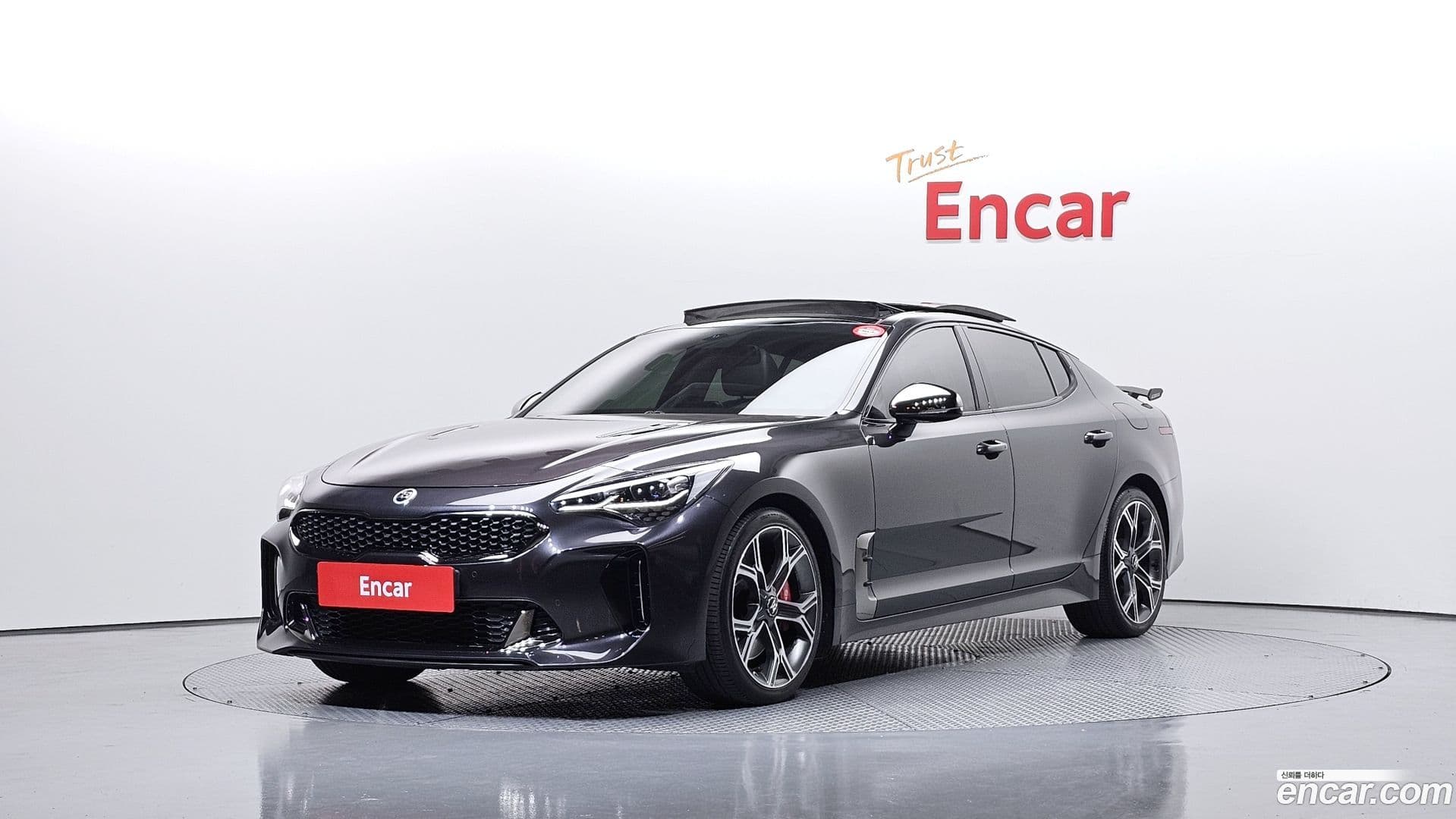 Main__Slider__Photo:Stinger Kia 2017.6-0