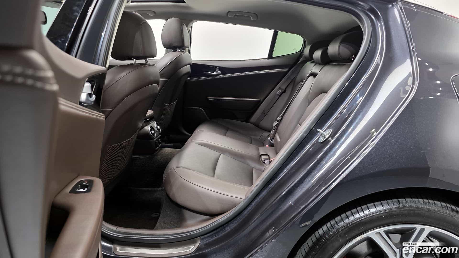 Stinger Kia 2017.6-OPTION-016