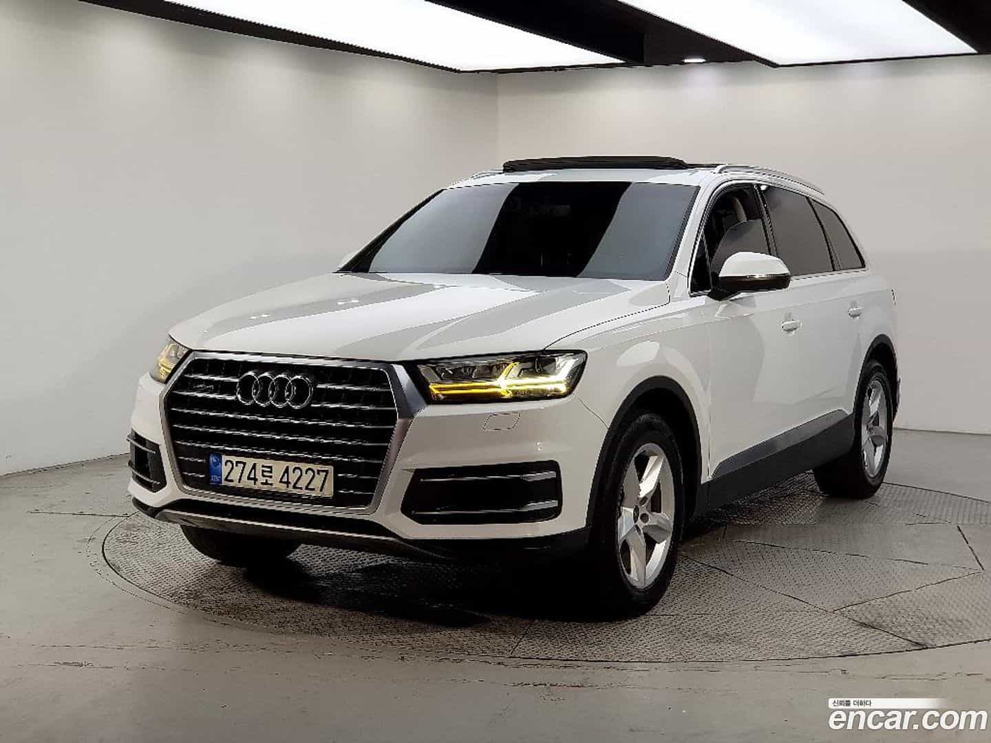 Q7 Audi 2016.2-OUTER-001