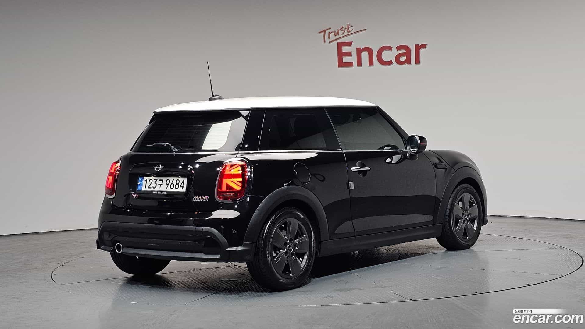 Cooper Mini 2022.4-OUTER-002