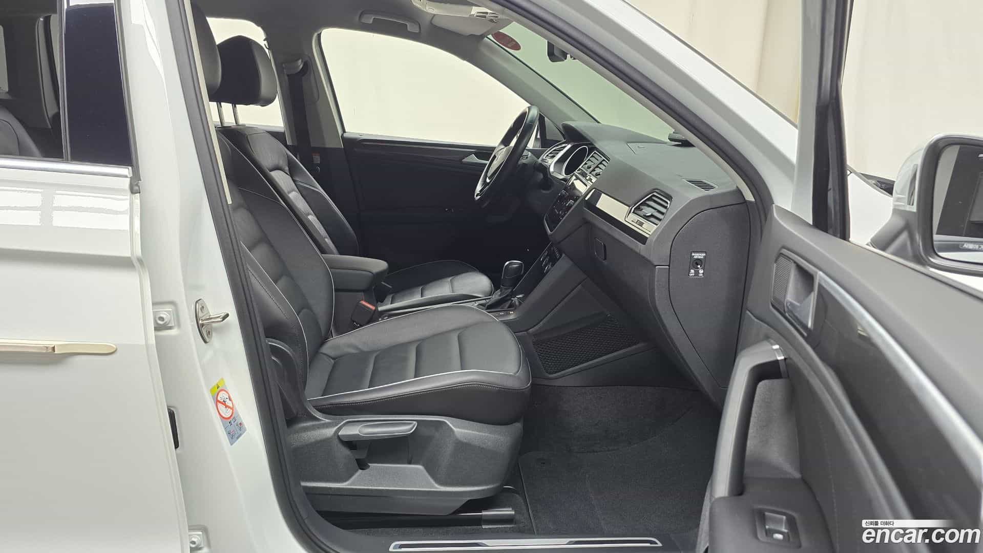 Tiguan Volkswagen 2020.9-OPTION-015