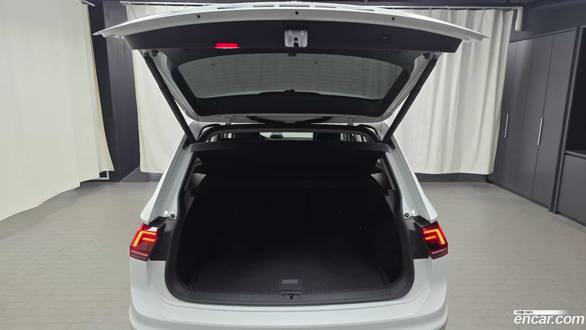 Tiguan Volkswagen 2020.9-OPTION-024