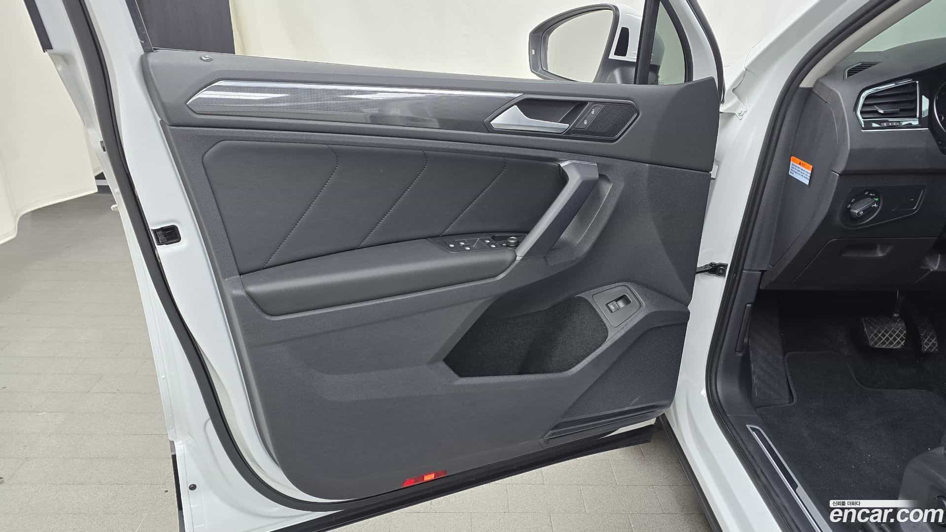 Tiguan Volkswagen 2020.9-INNER-034