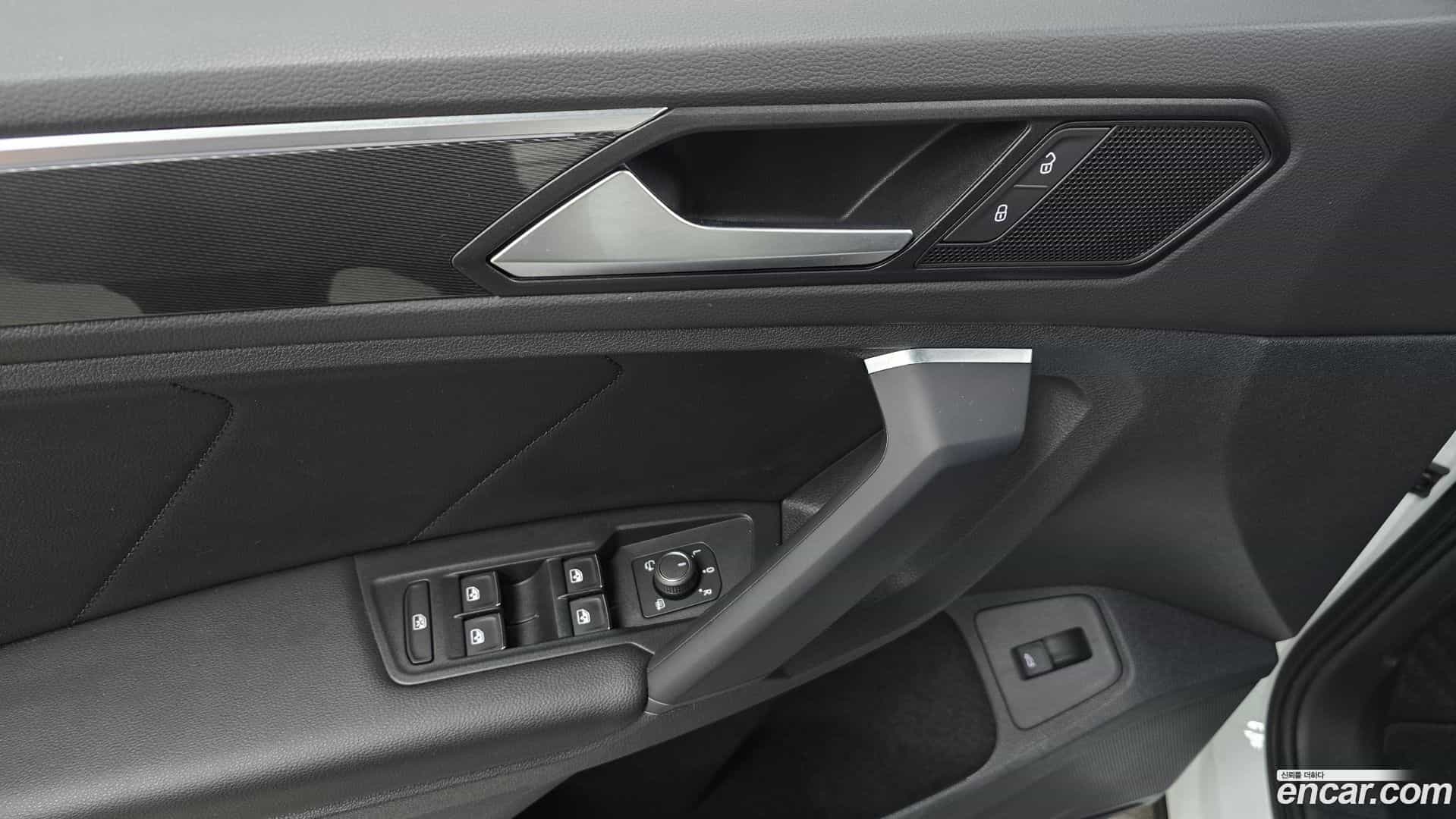 Tiguan Volkswagen 2020.9-OPTION-040