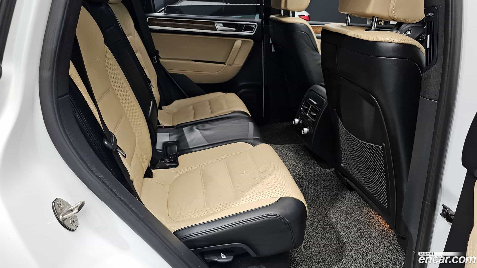 Touareg Volkswagen 2016.3-OPTION-016