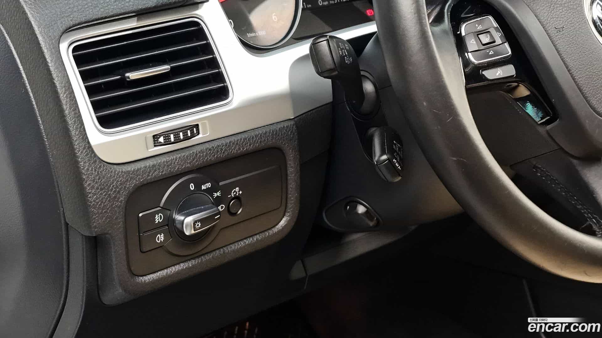 Touareg Volkswagen 2016.3-OPTION-021