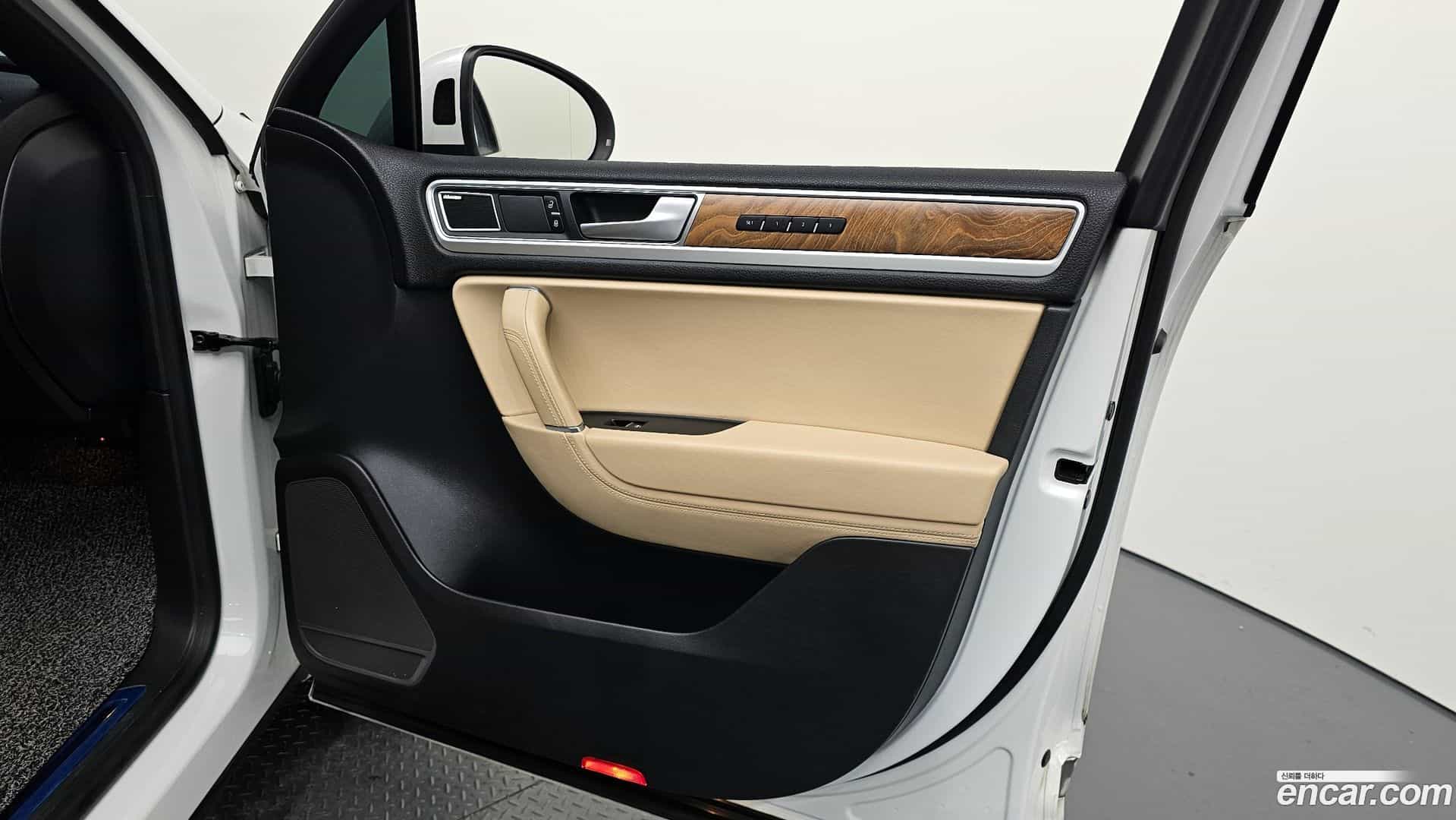 Touareg Volkswagen 2016.3-INNER-034