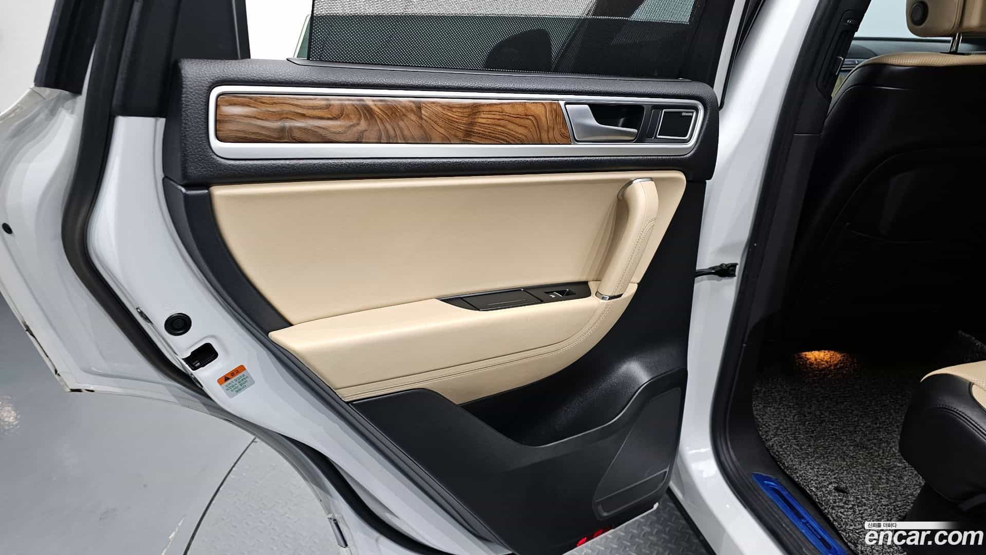 Touareg Volkswagen 2016.3-INNER-035