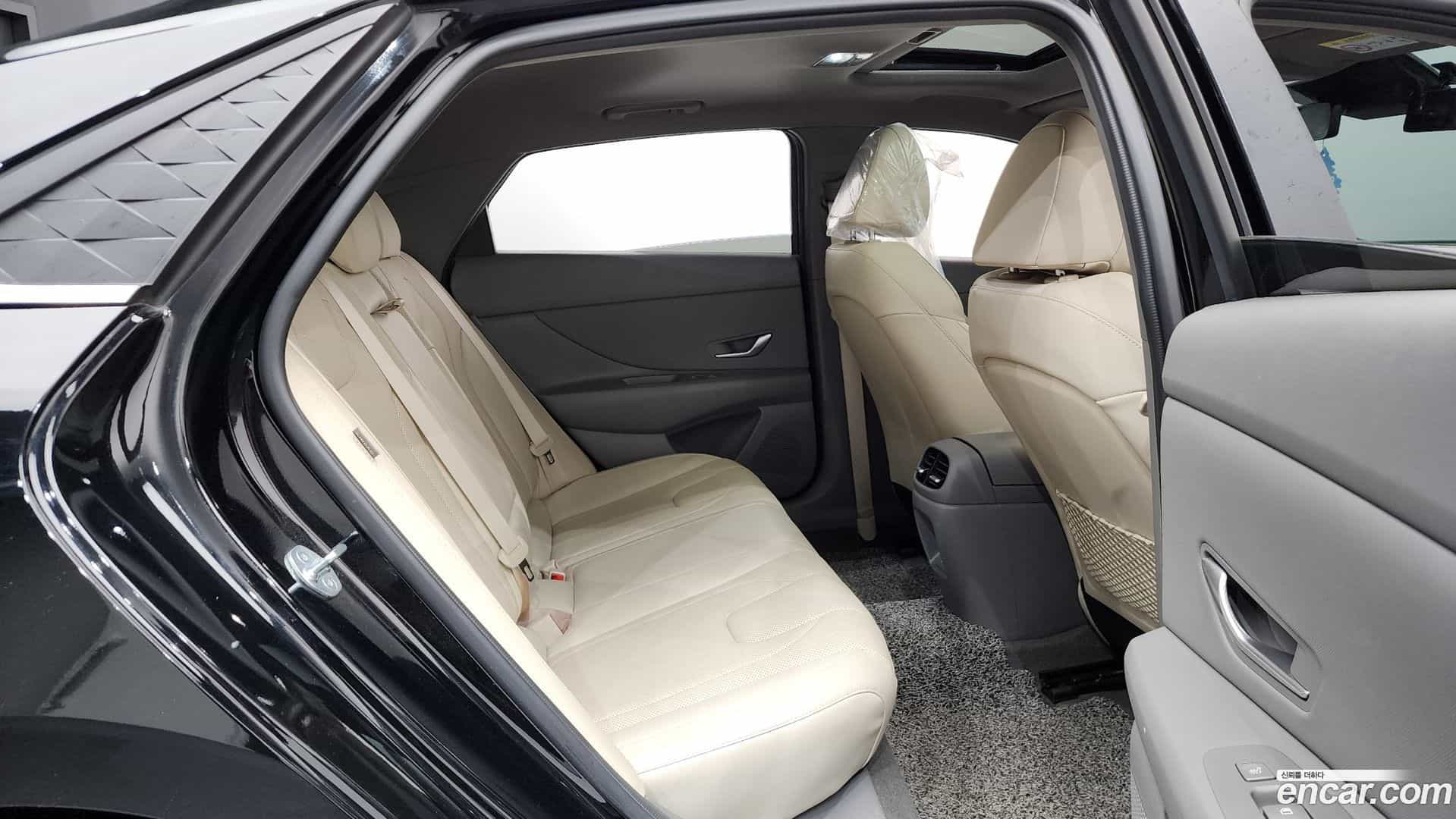 AVANTE Hyundai 2023.3-INNER-036