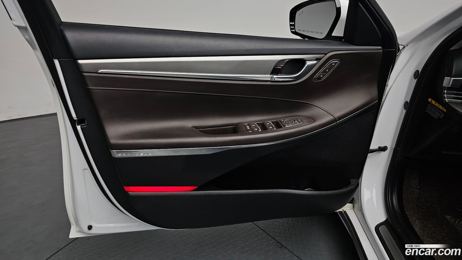 Main__Slider__Photo:Grandeur Hyundai 2020.0-24