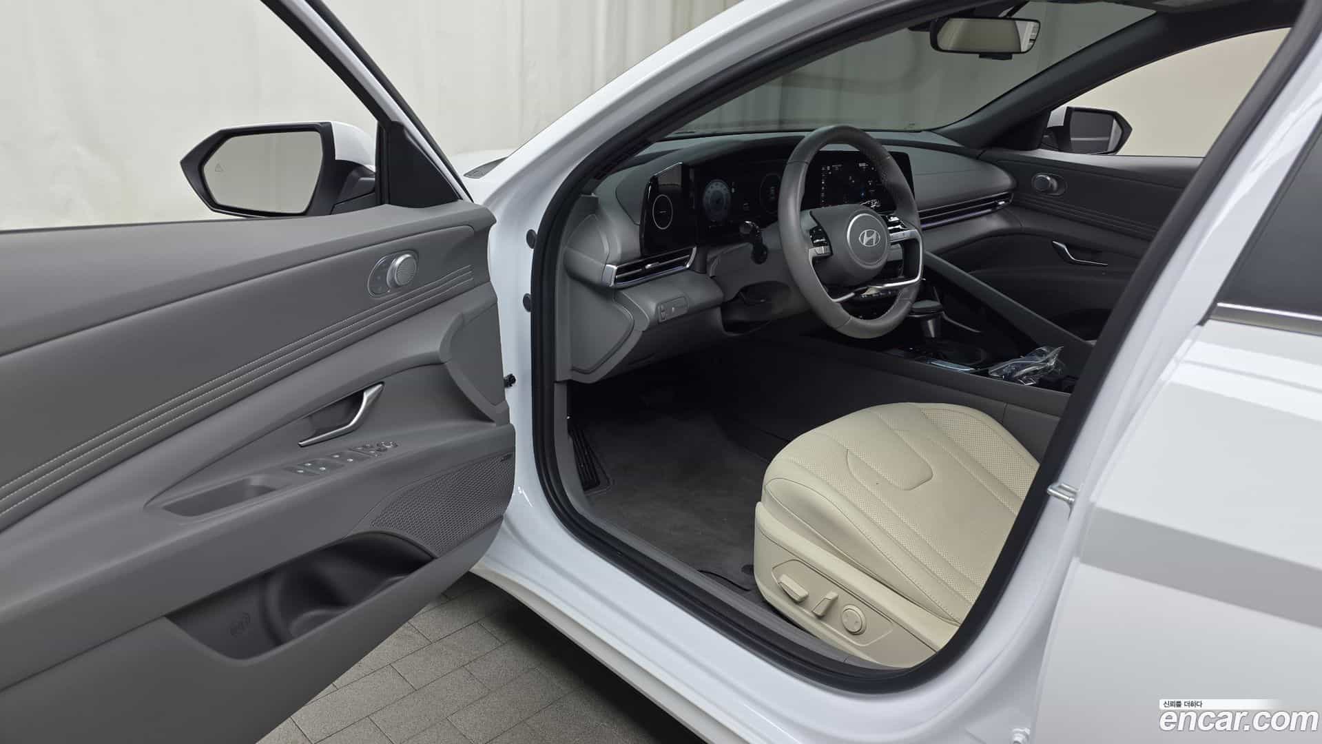 AVANTE Hyundai 2024.3-INNER-010