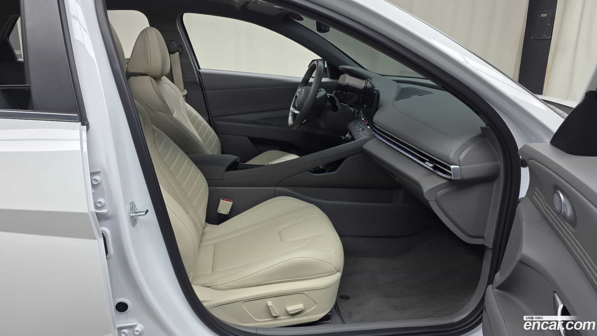 AVANTE Hyundai 2024.3-OPTION-015