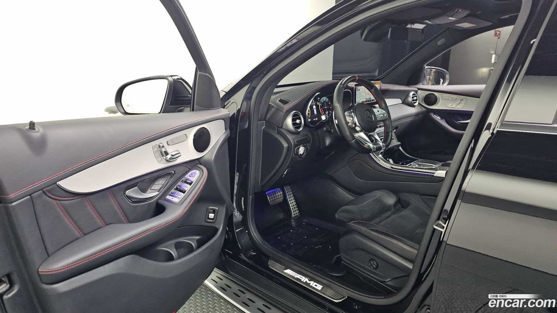GLC-Class Mercedes-Benz 2022.11-INNER-010
