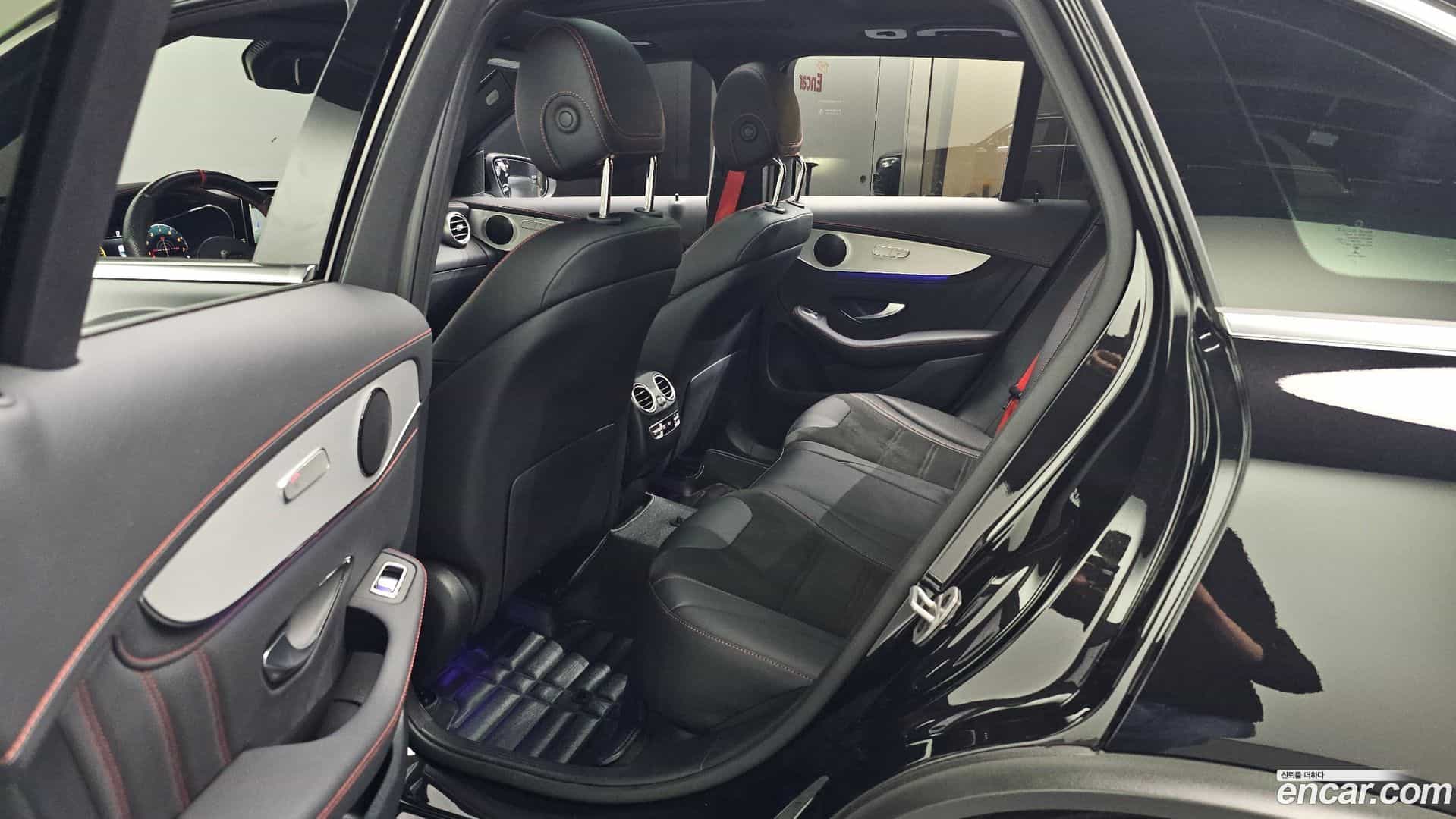 GLC-Class Mercedes-Benz 2022.11-INNER-036
