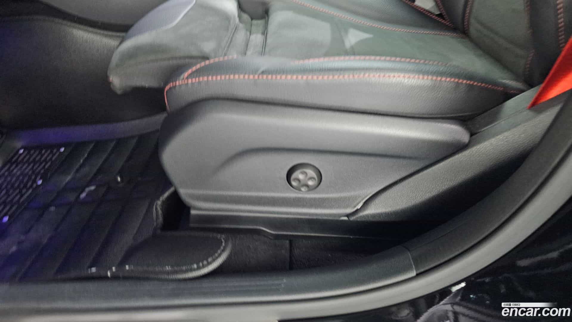 GLC-Class Mercedes-Benz 2022.11-OPTION-045