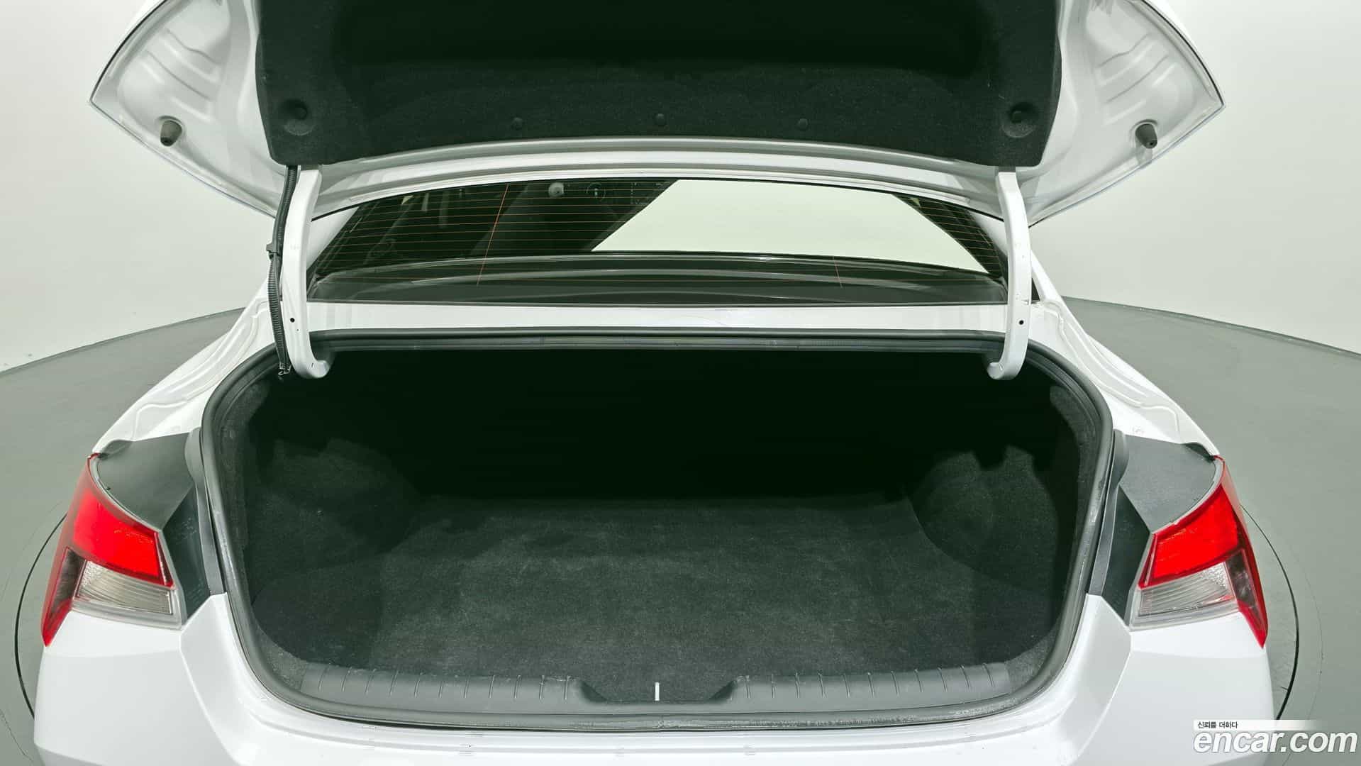 AVANTE Hyundai 2022.8-OPTION-043