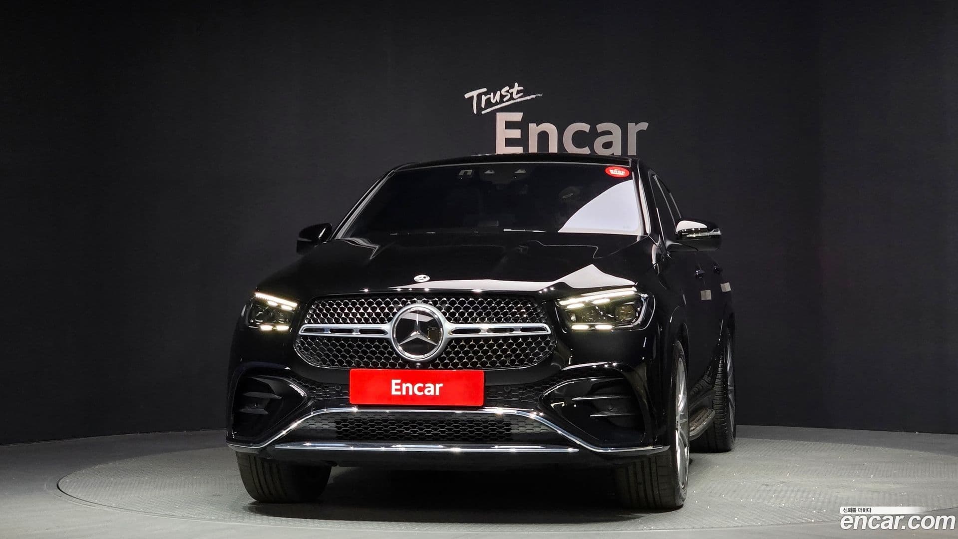 Main__Slider__Photo:GLE-Class Mercedes-Benz 2023.11-2