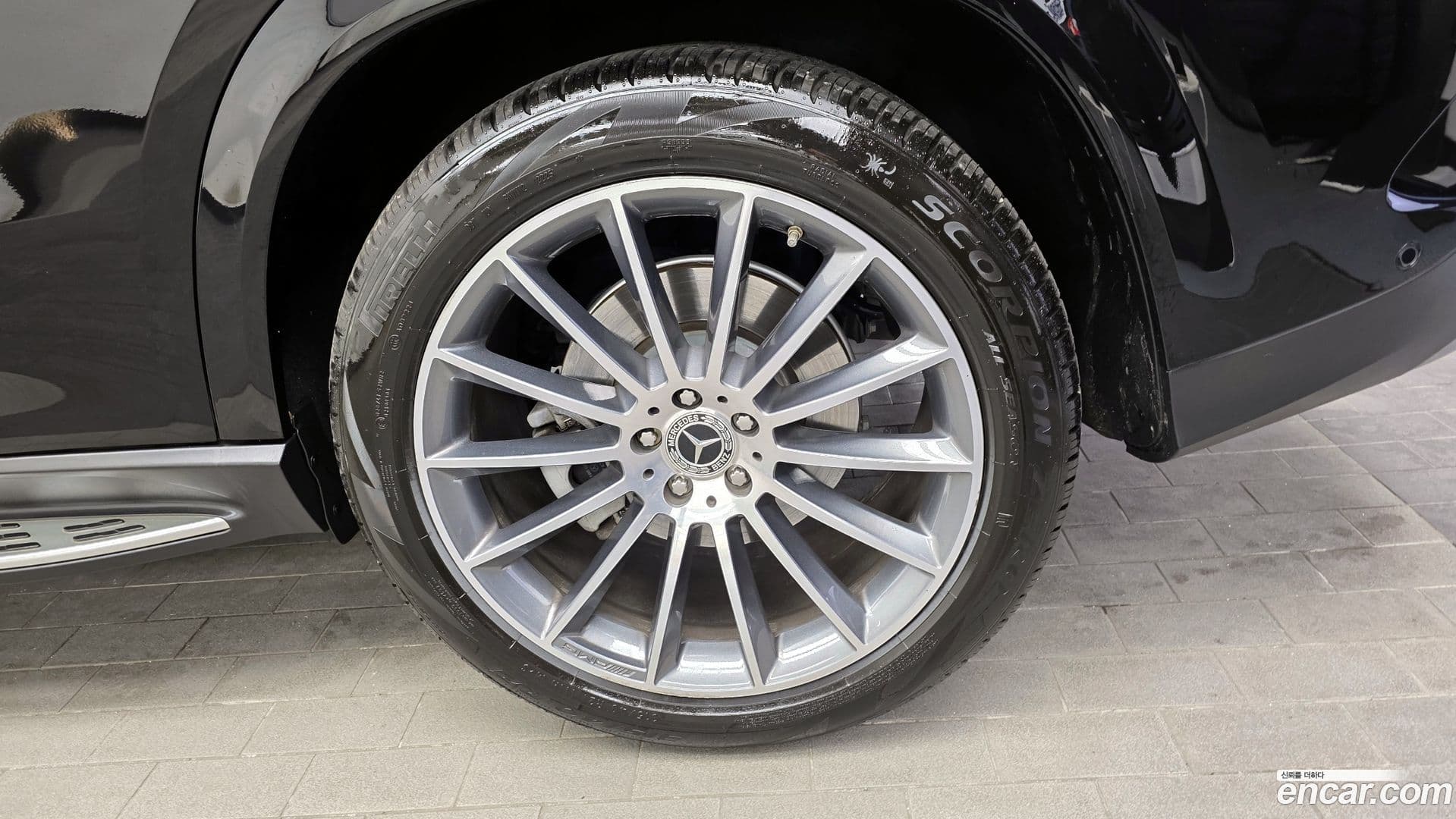 Main__Slider__Photo:GLE-Class Mercedes-Benz 2023.11-20
