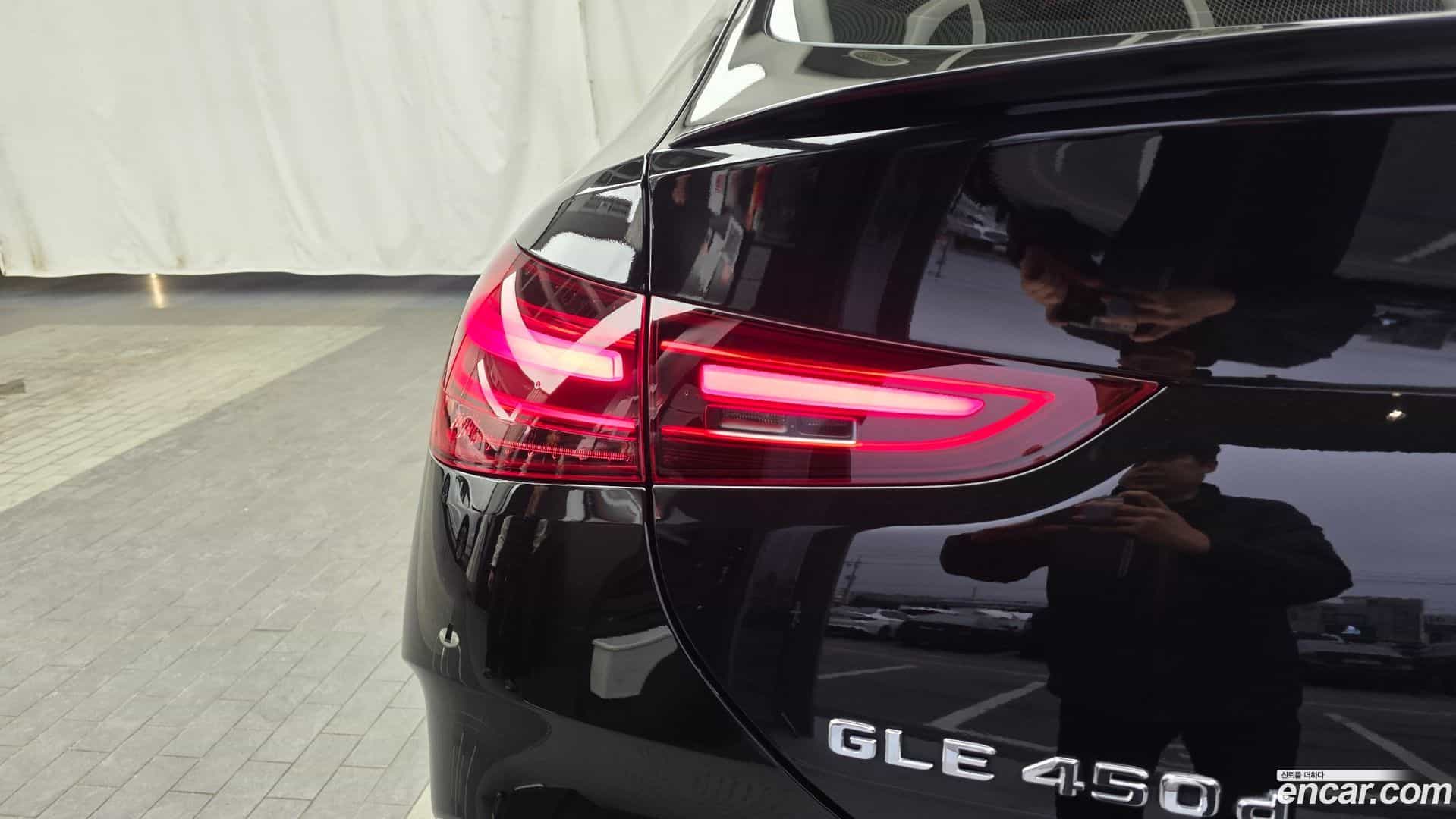 GLE-Class Mercedes-Benz 2023.11-OUTER-033